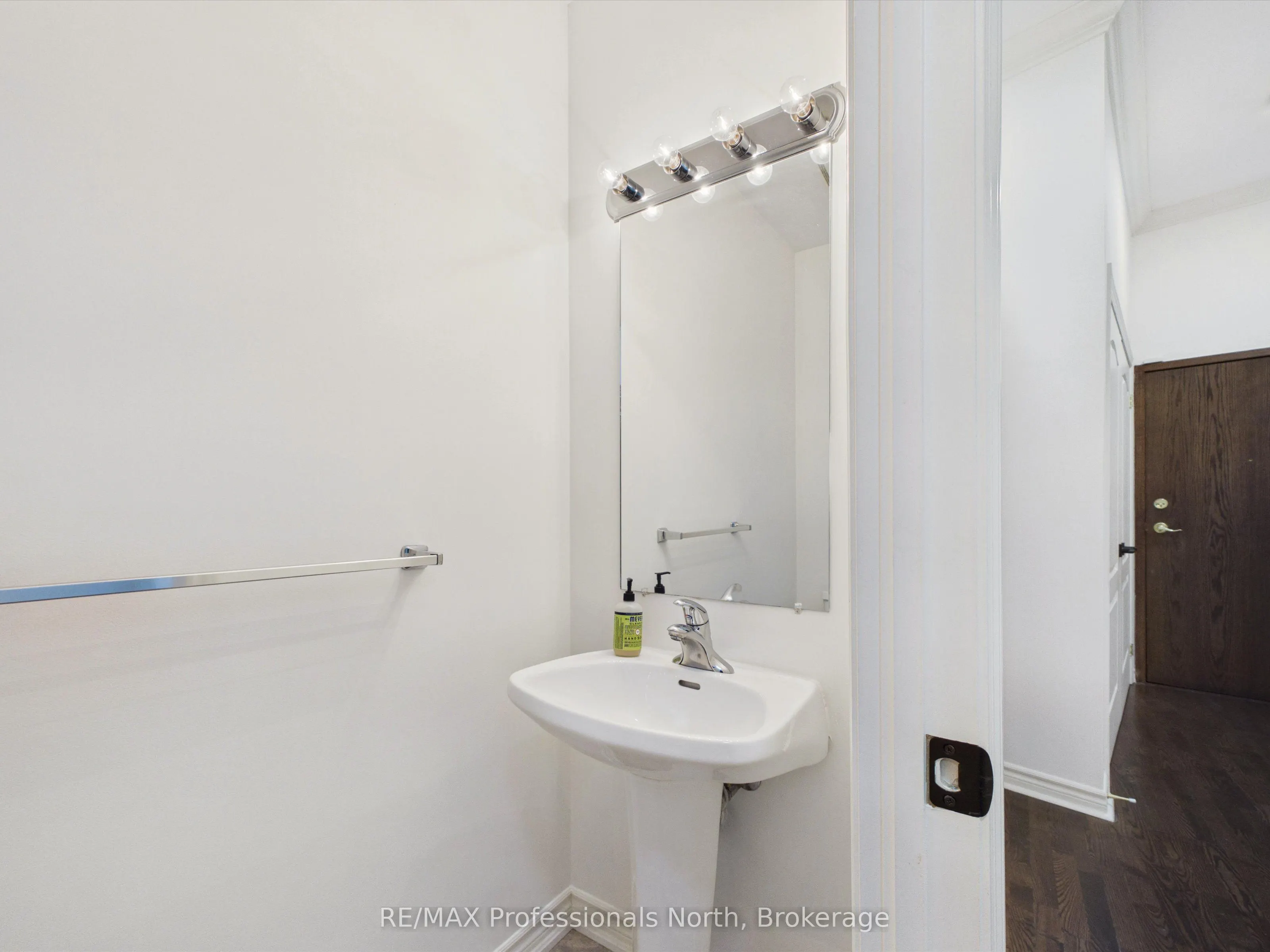 24 Ontario Street #501