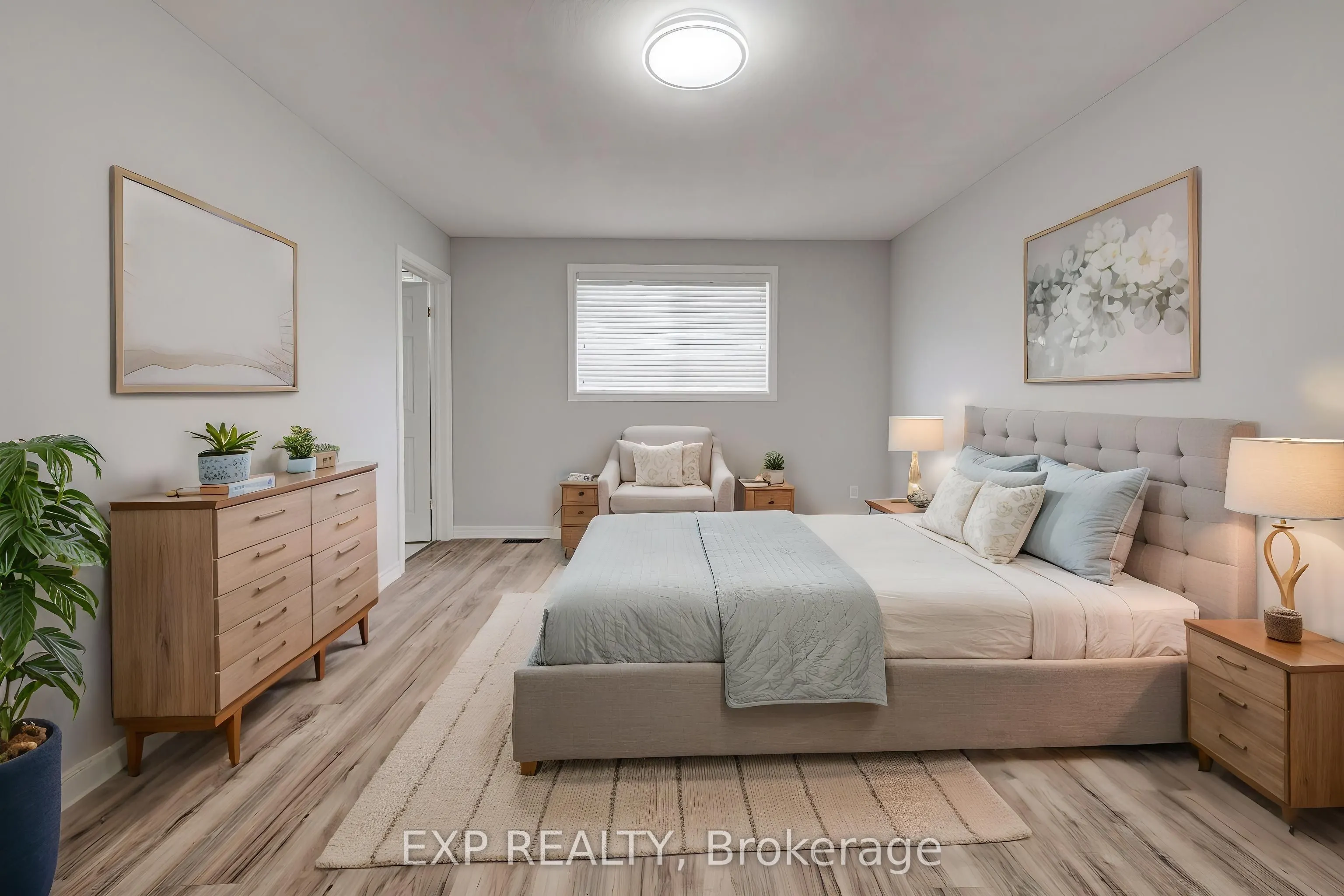 737 North Leaksdale Circle