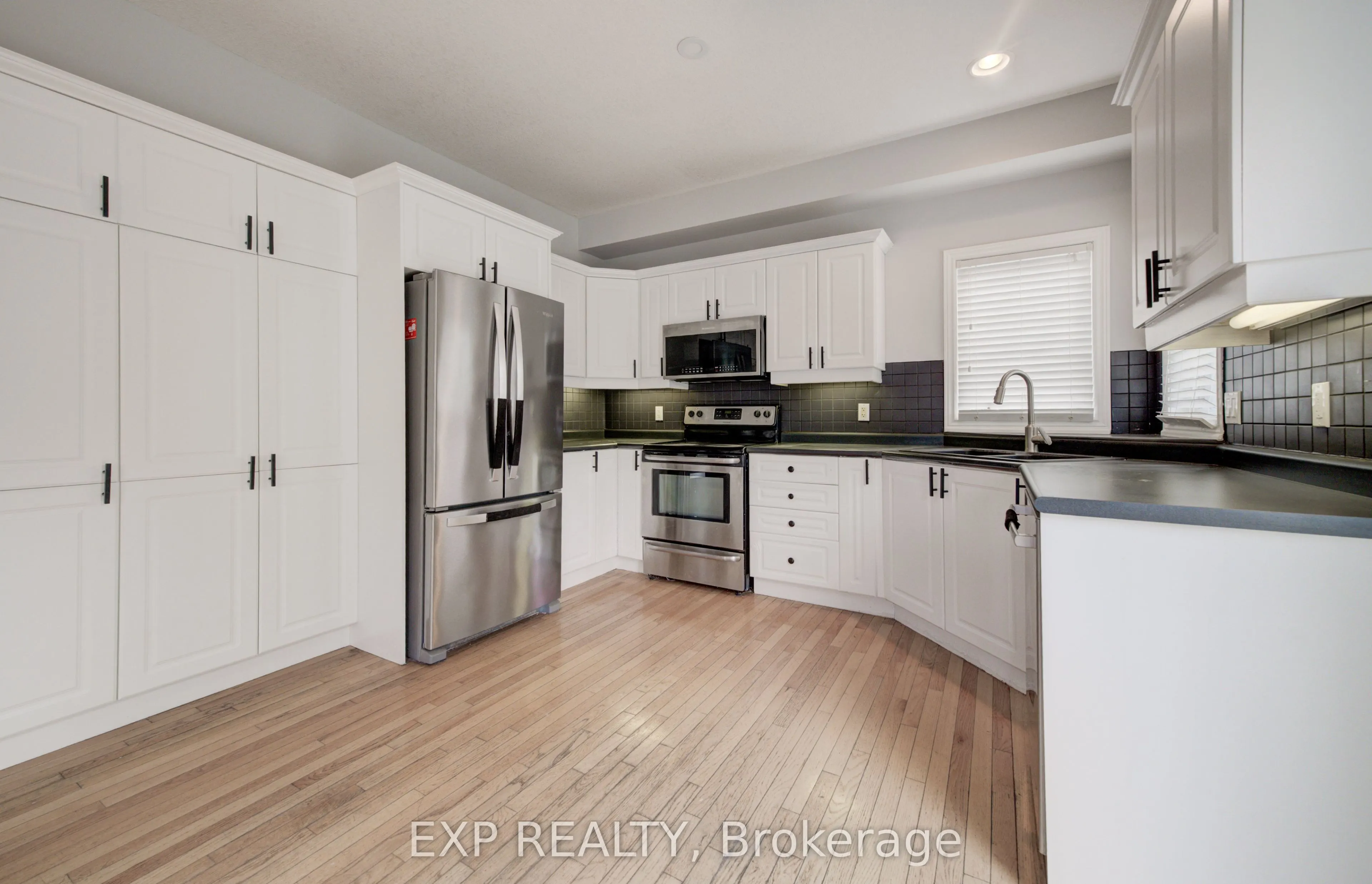 737 North Leaksdale Circle