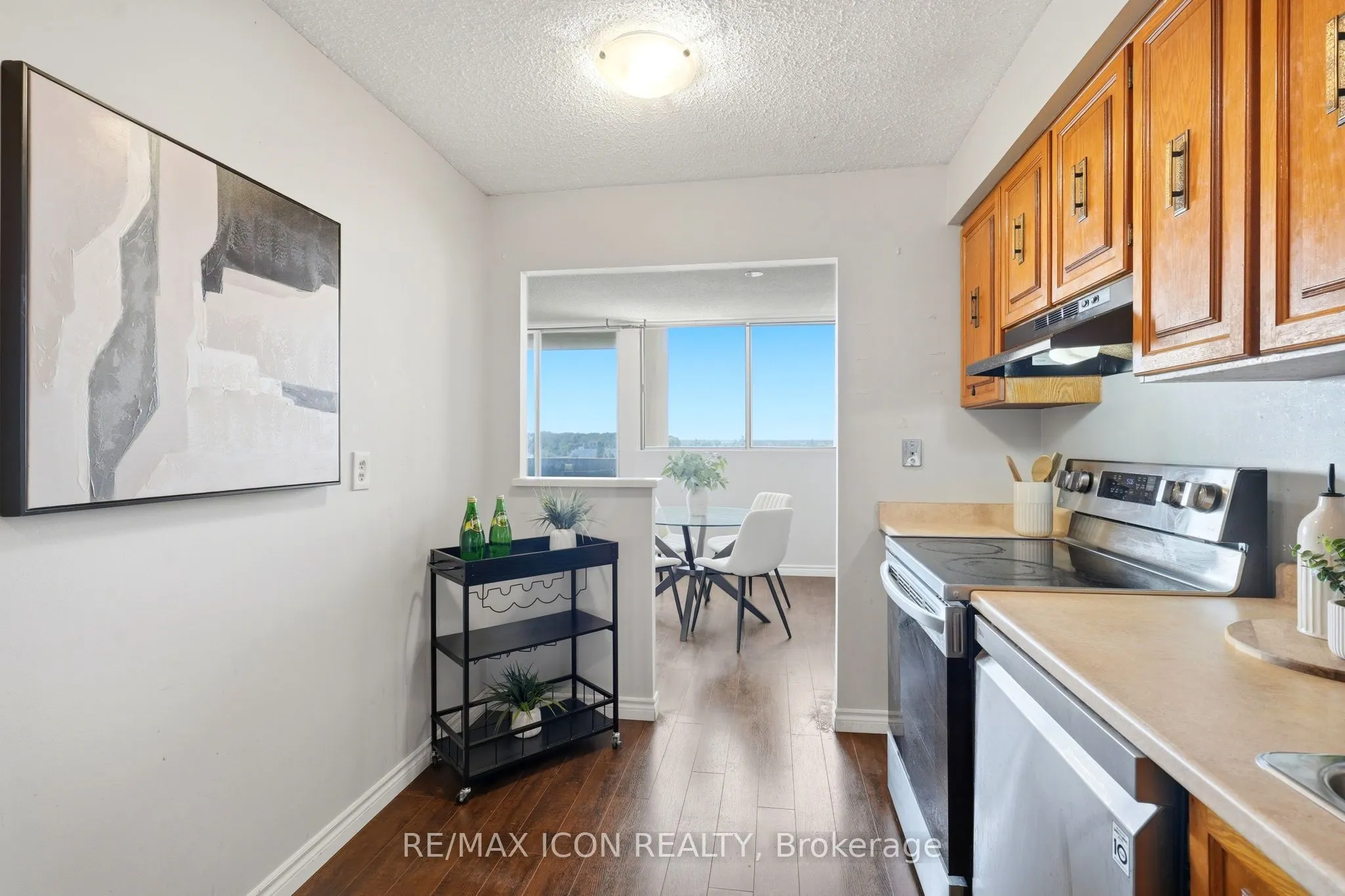 375 King Street N #708