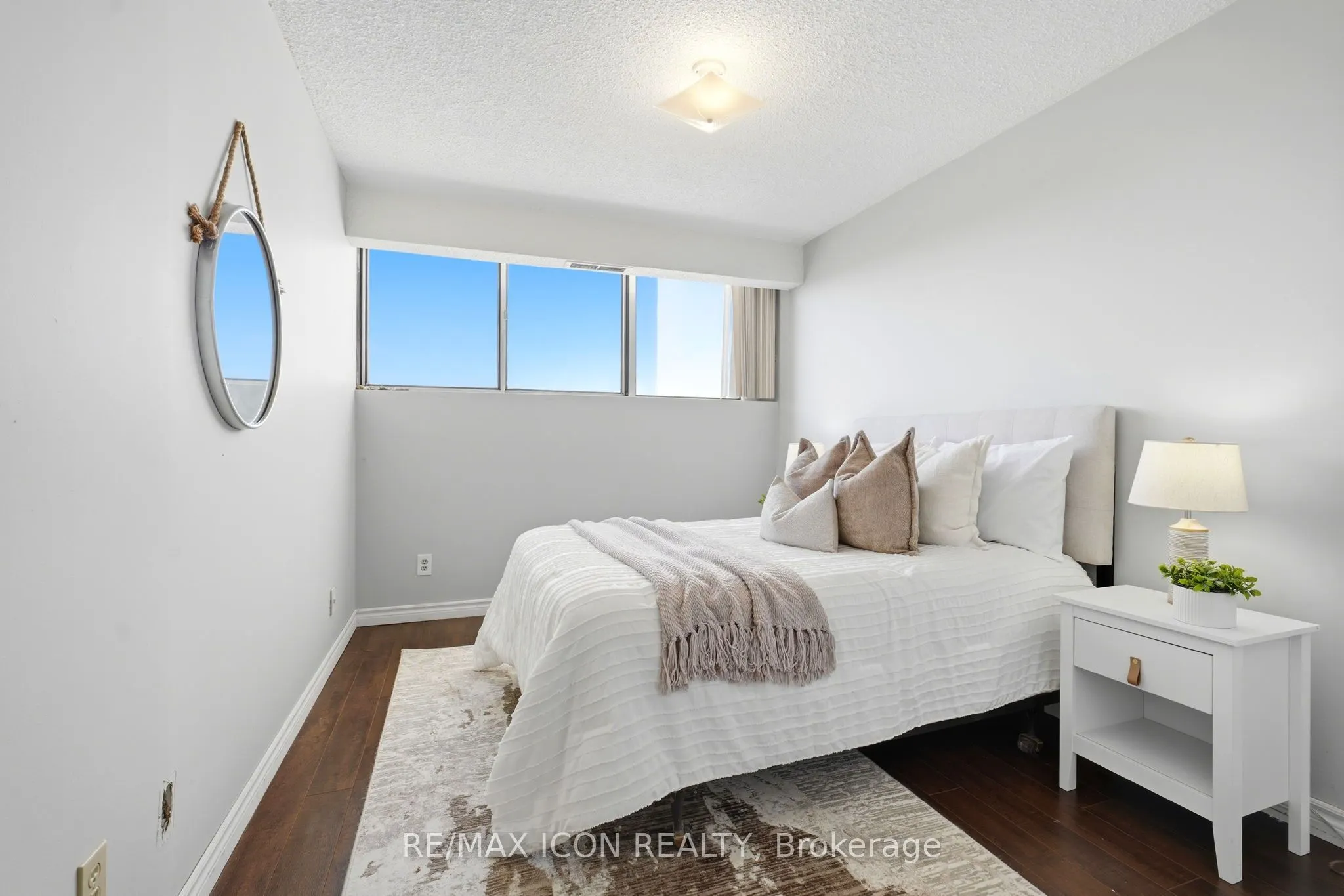 375 King Street N #708