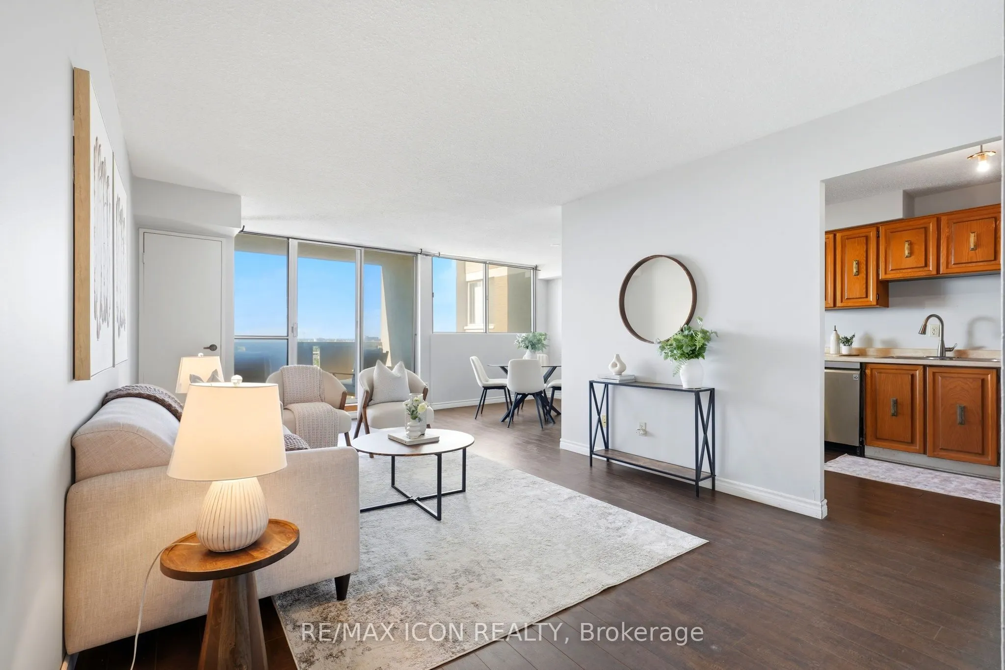375 King Street N #708