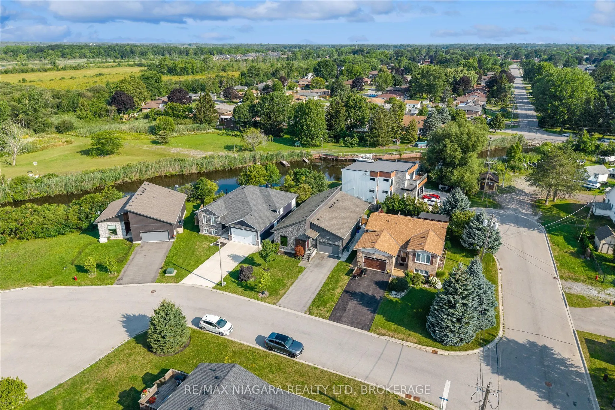 5 Heron Pointe Road