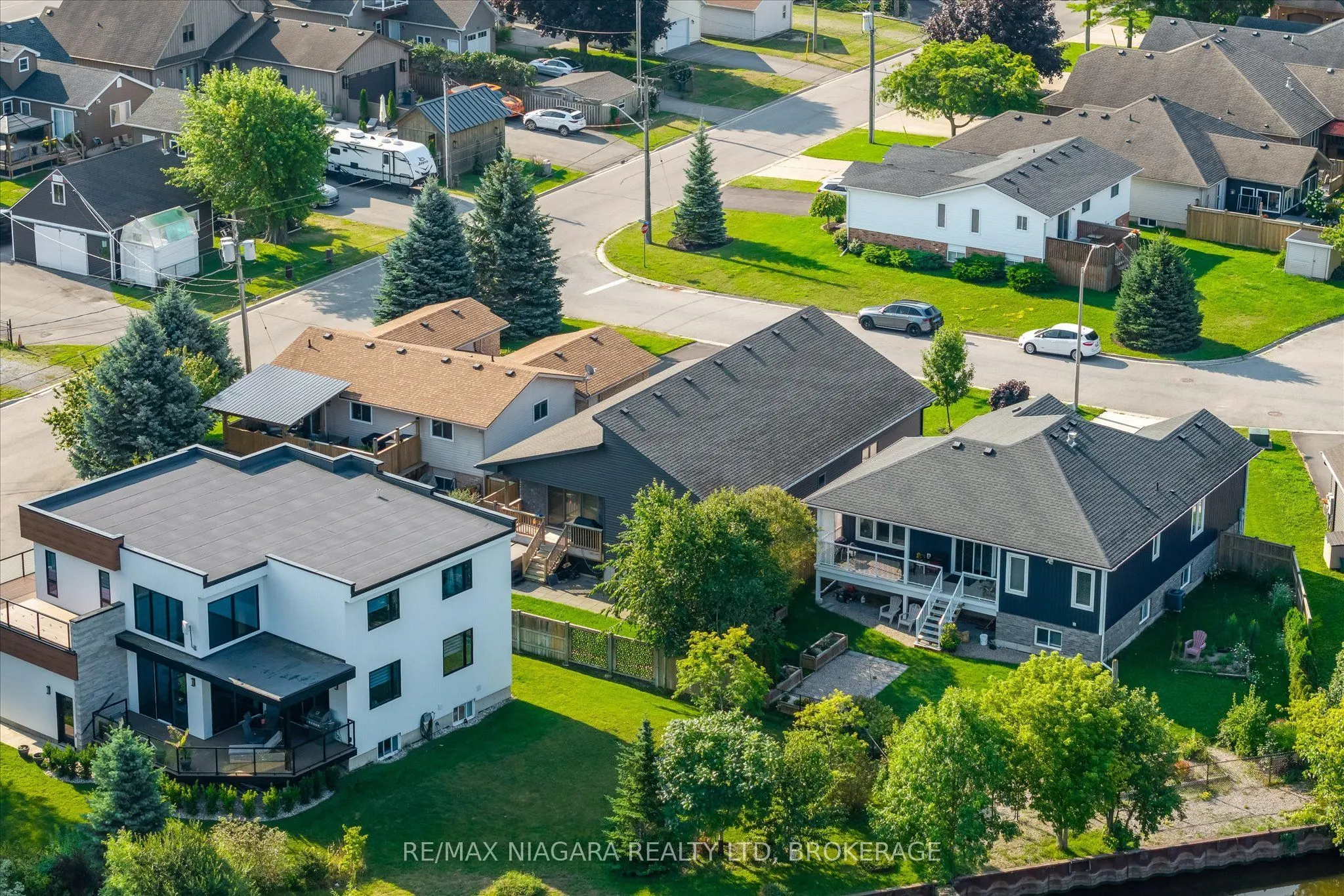 5 Heron Pointe Road