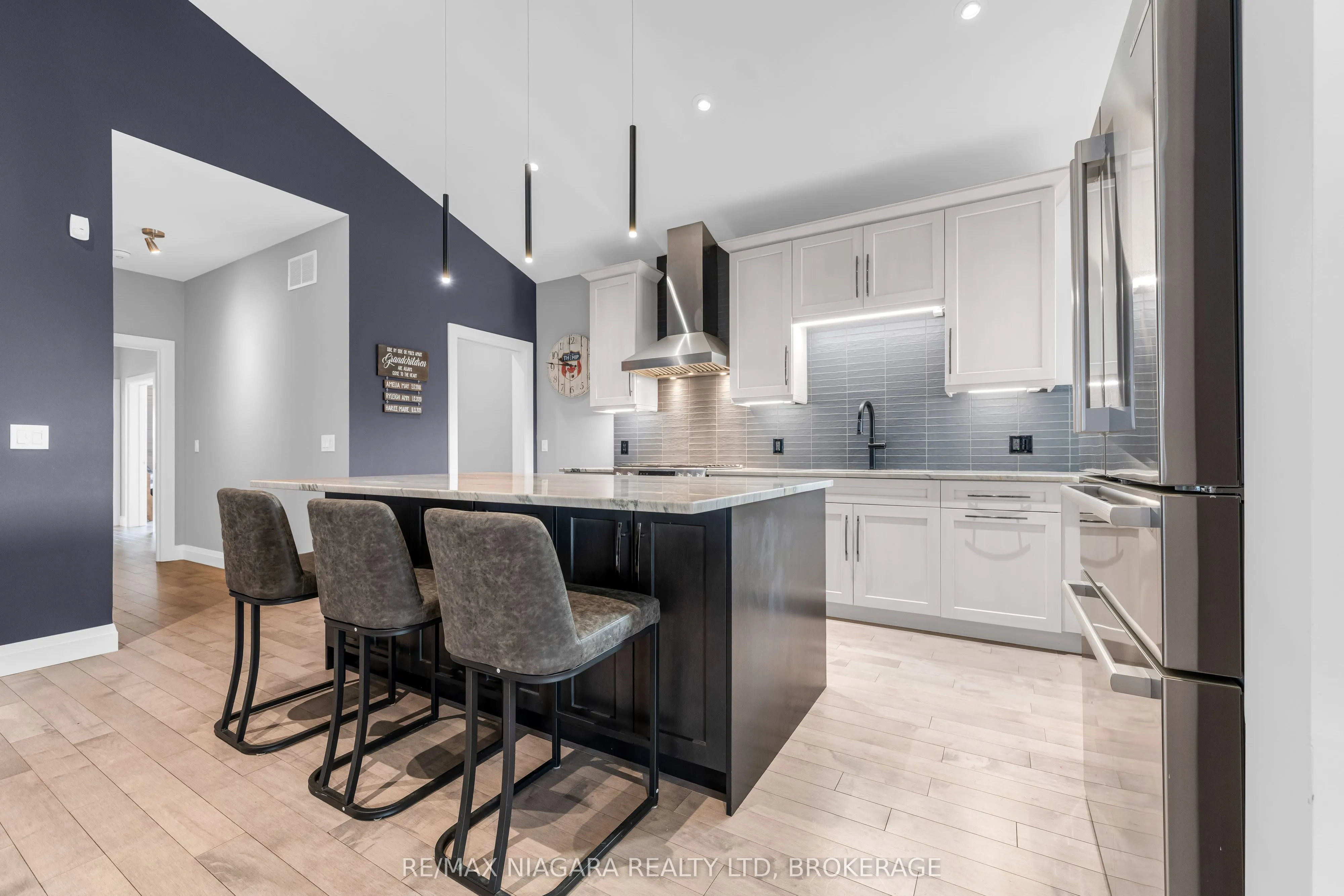 5 Heron Pointe Road