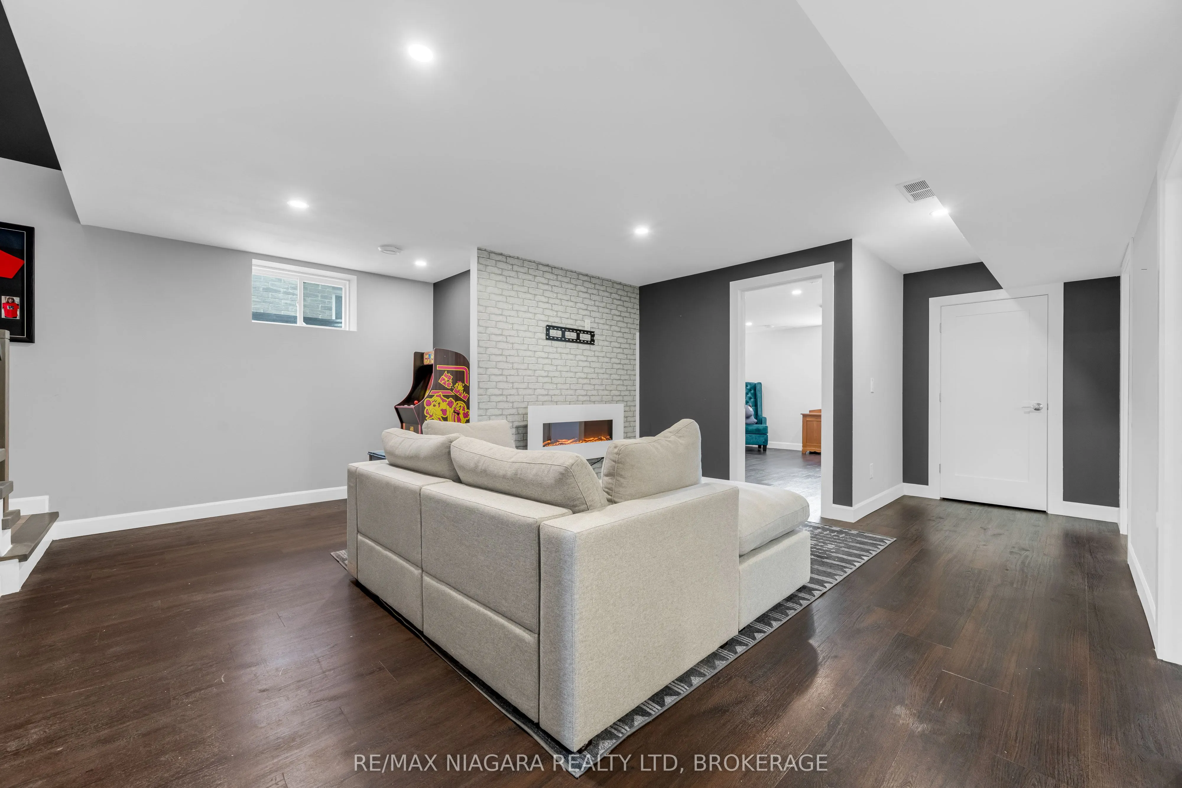 5 Heron Pointe Road