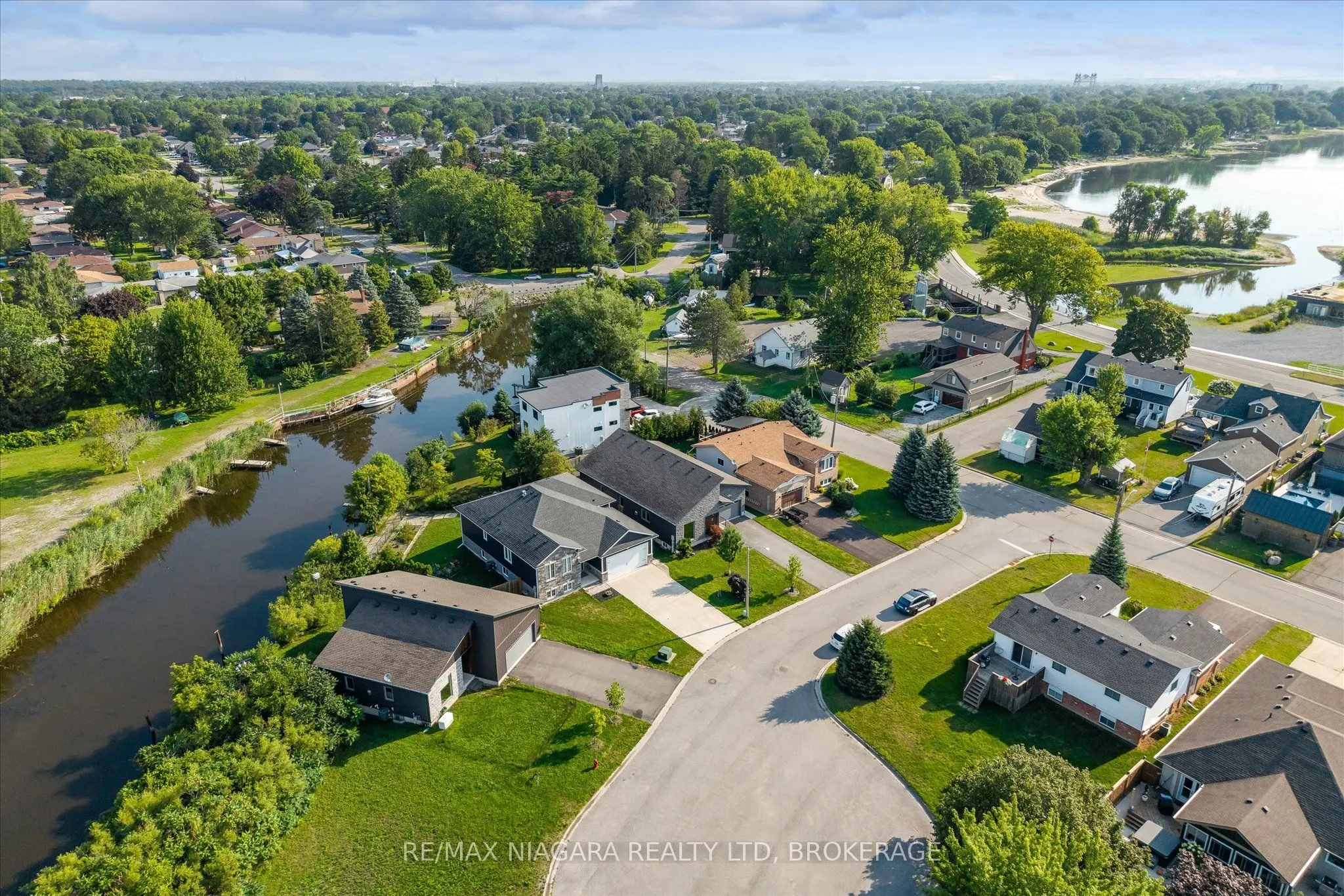 5 Heron Pointe Road