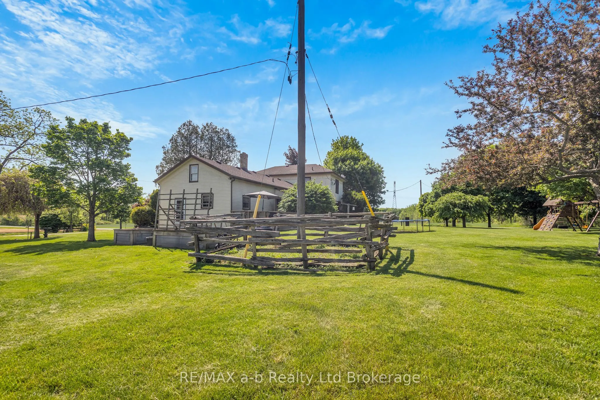 1813 Norfolk County 19 Road W