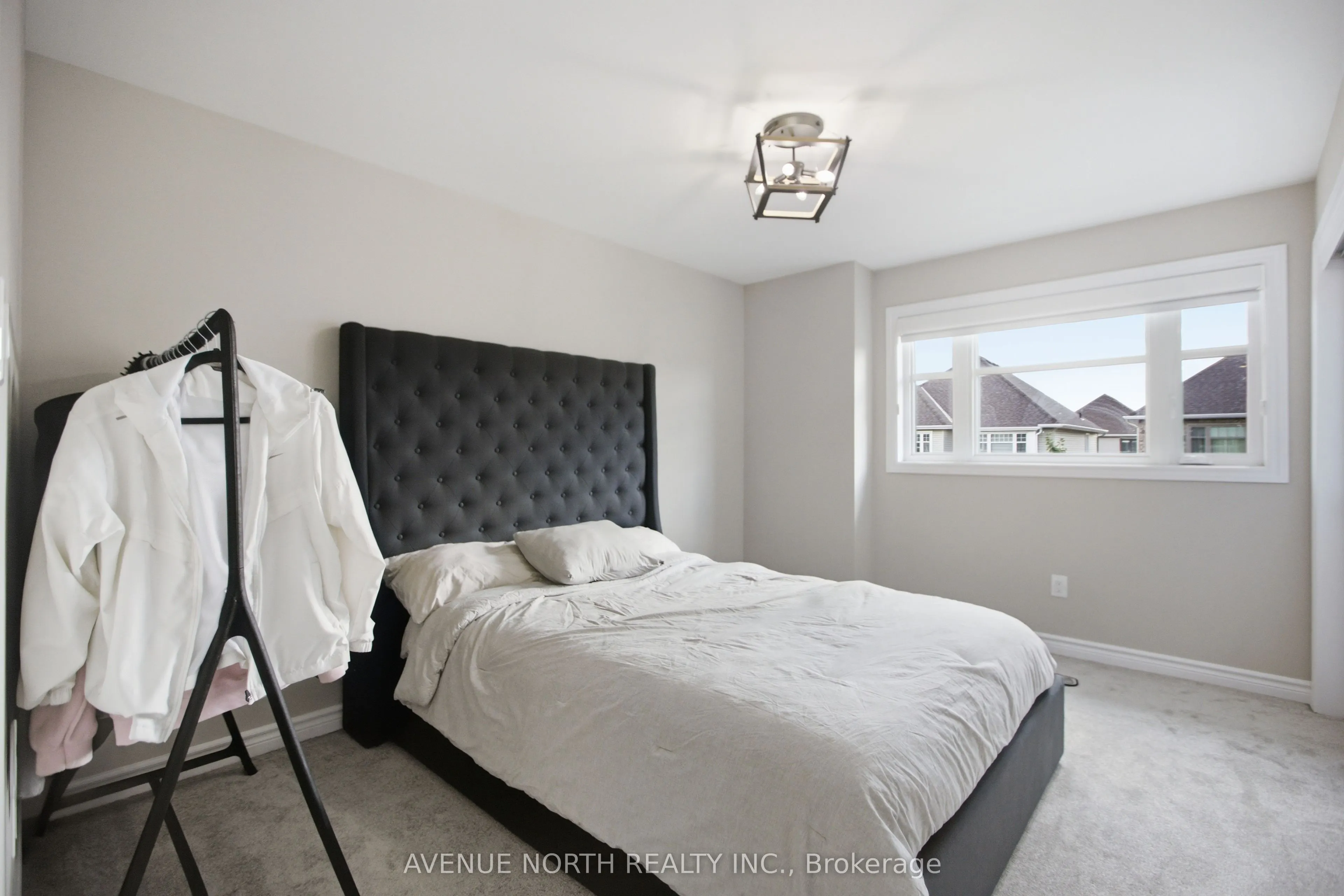 275 Trollius Way