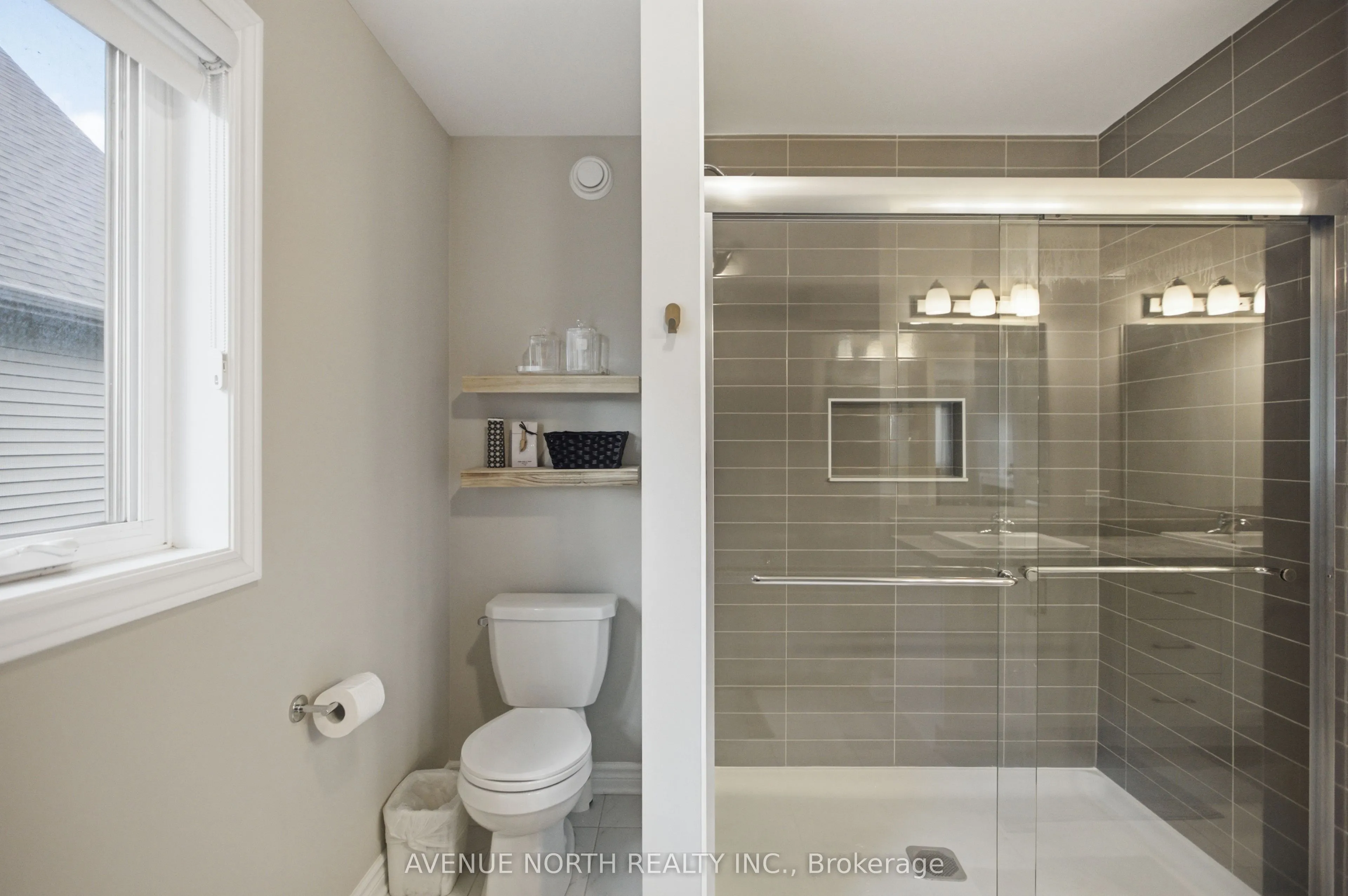 275 Trollius Way