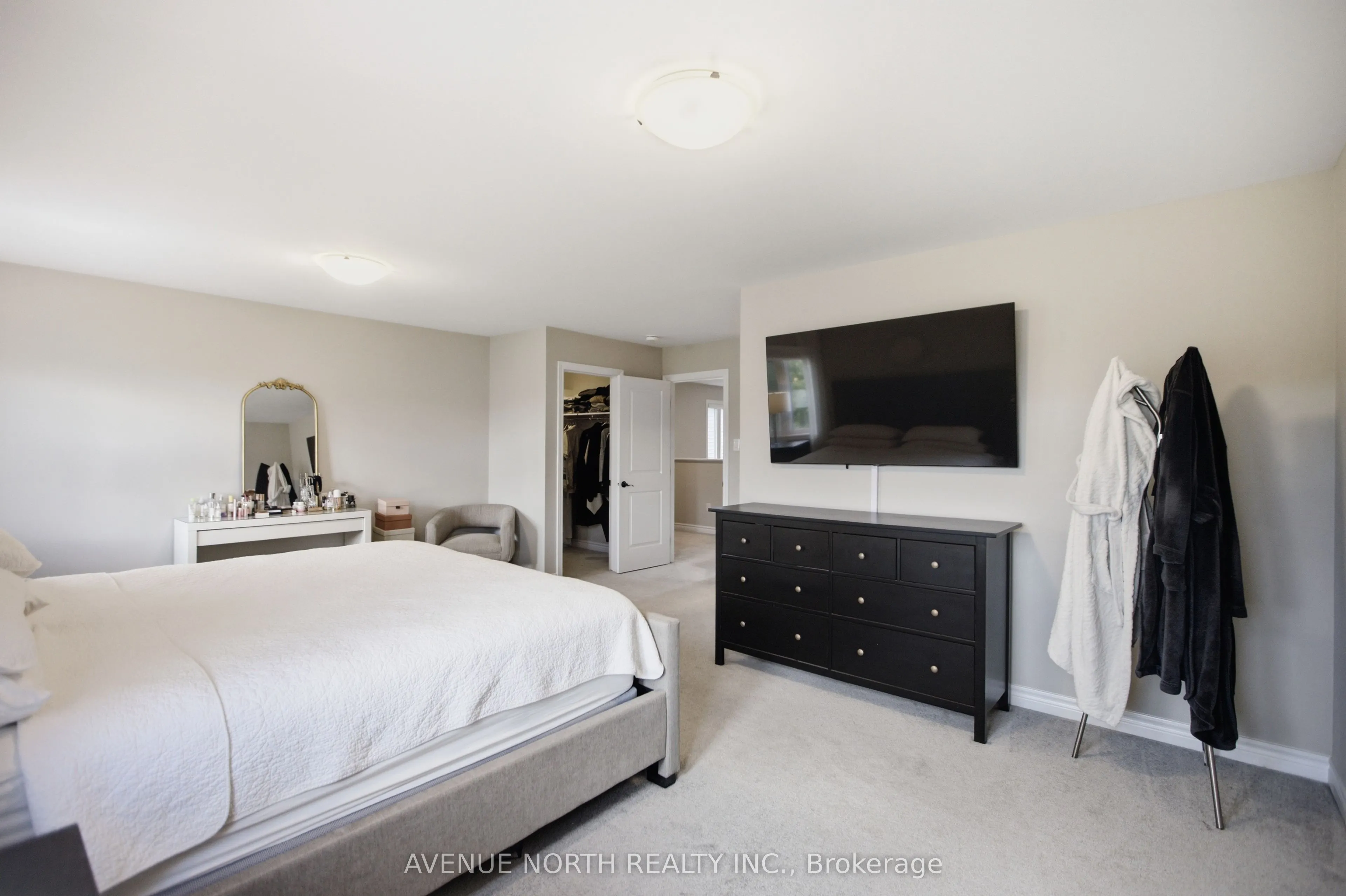 275 Trollius Way