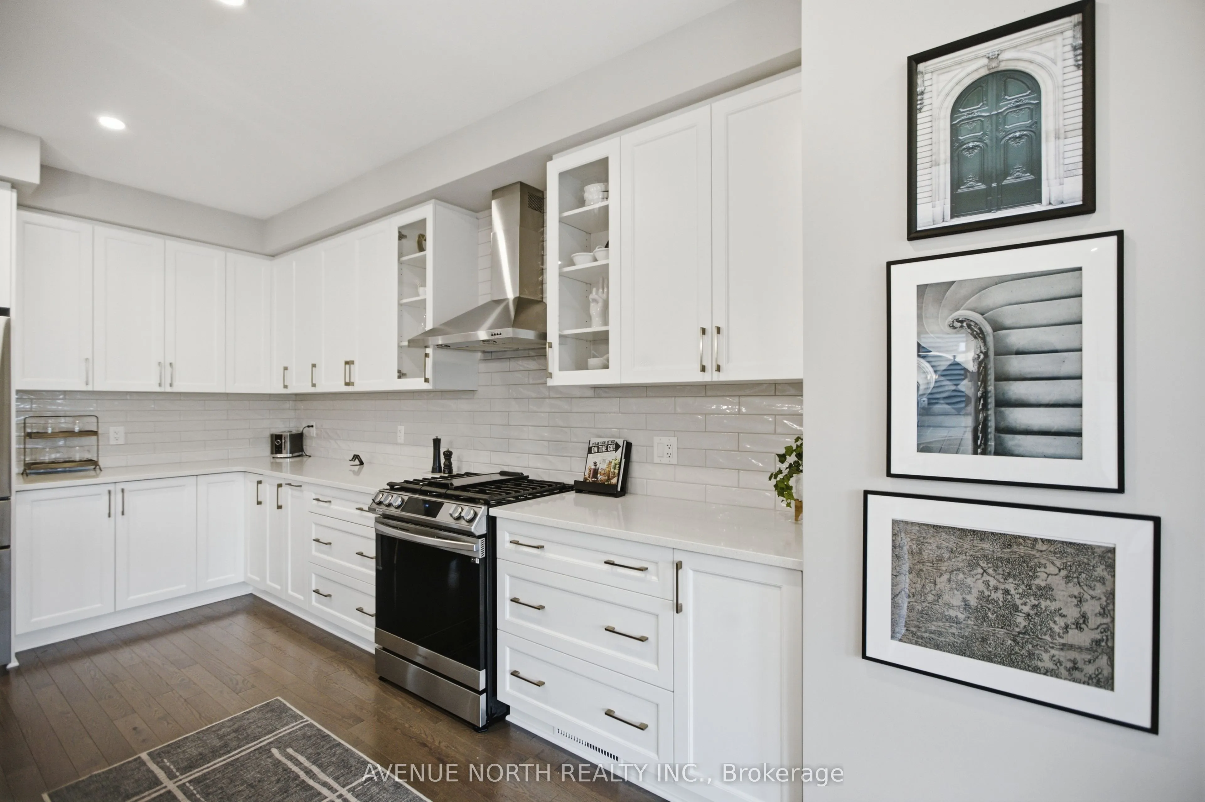 275 Trollius Way