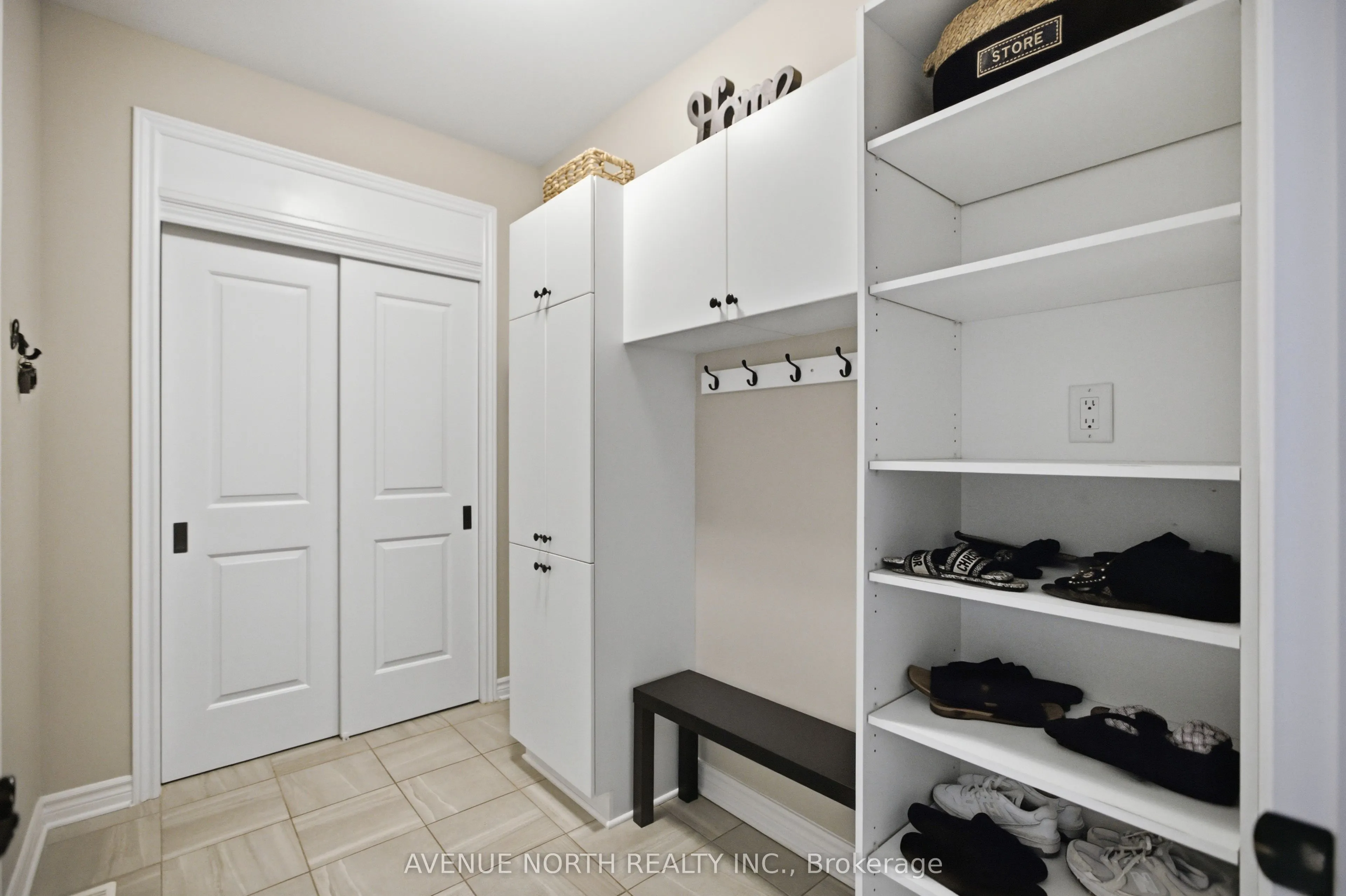 275 Trollius Way