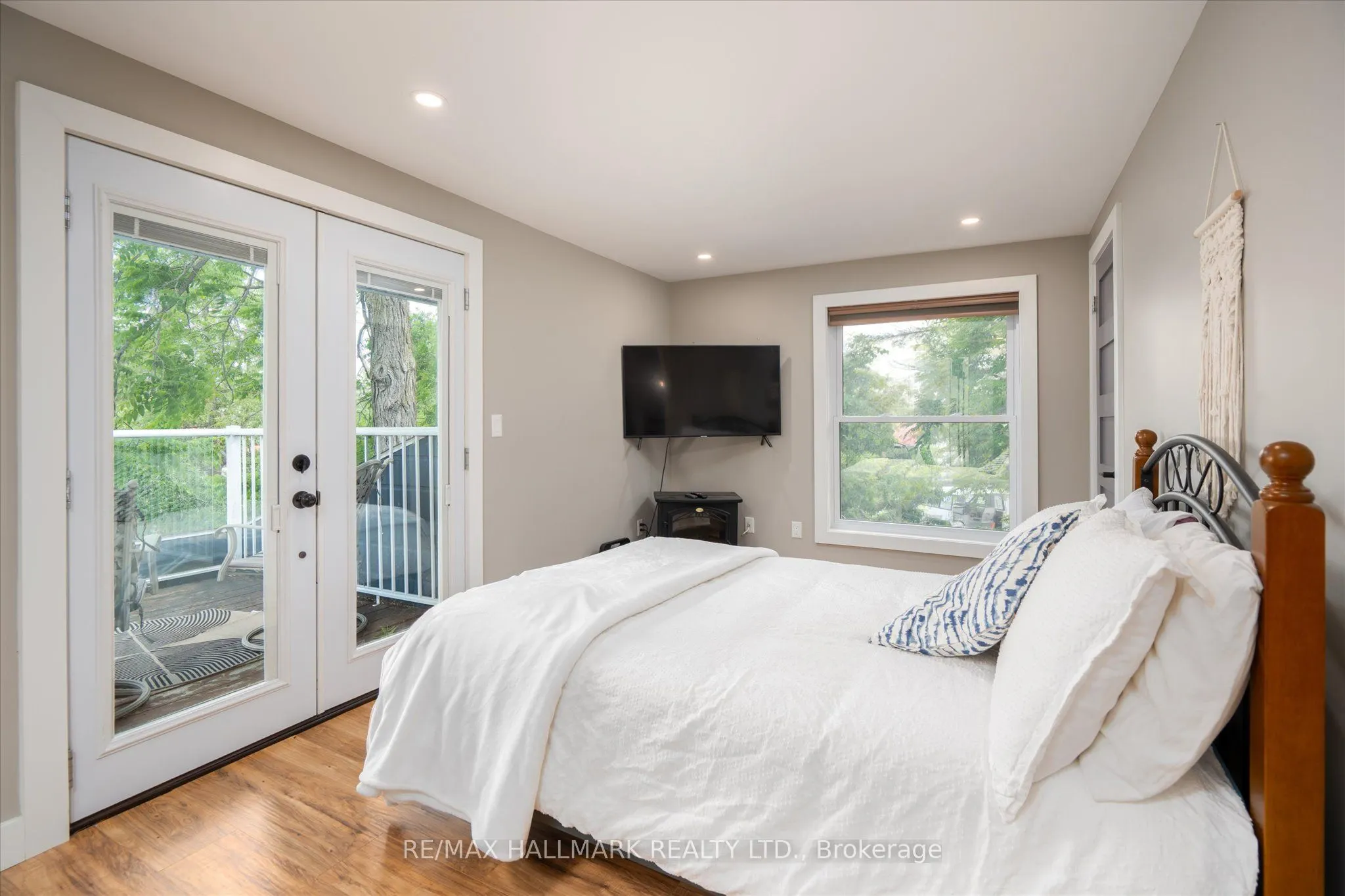 64 Front Street E