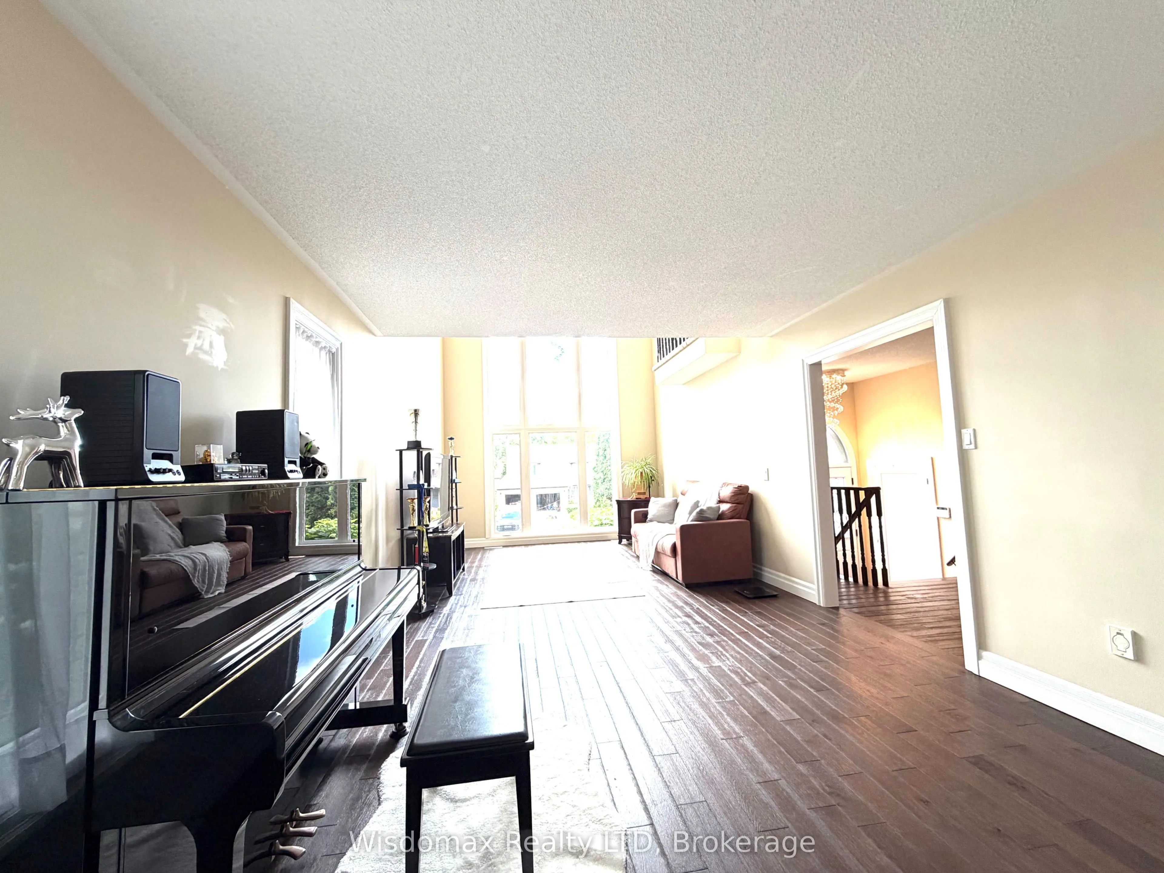 12 Sundrop Court