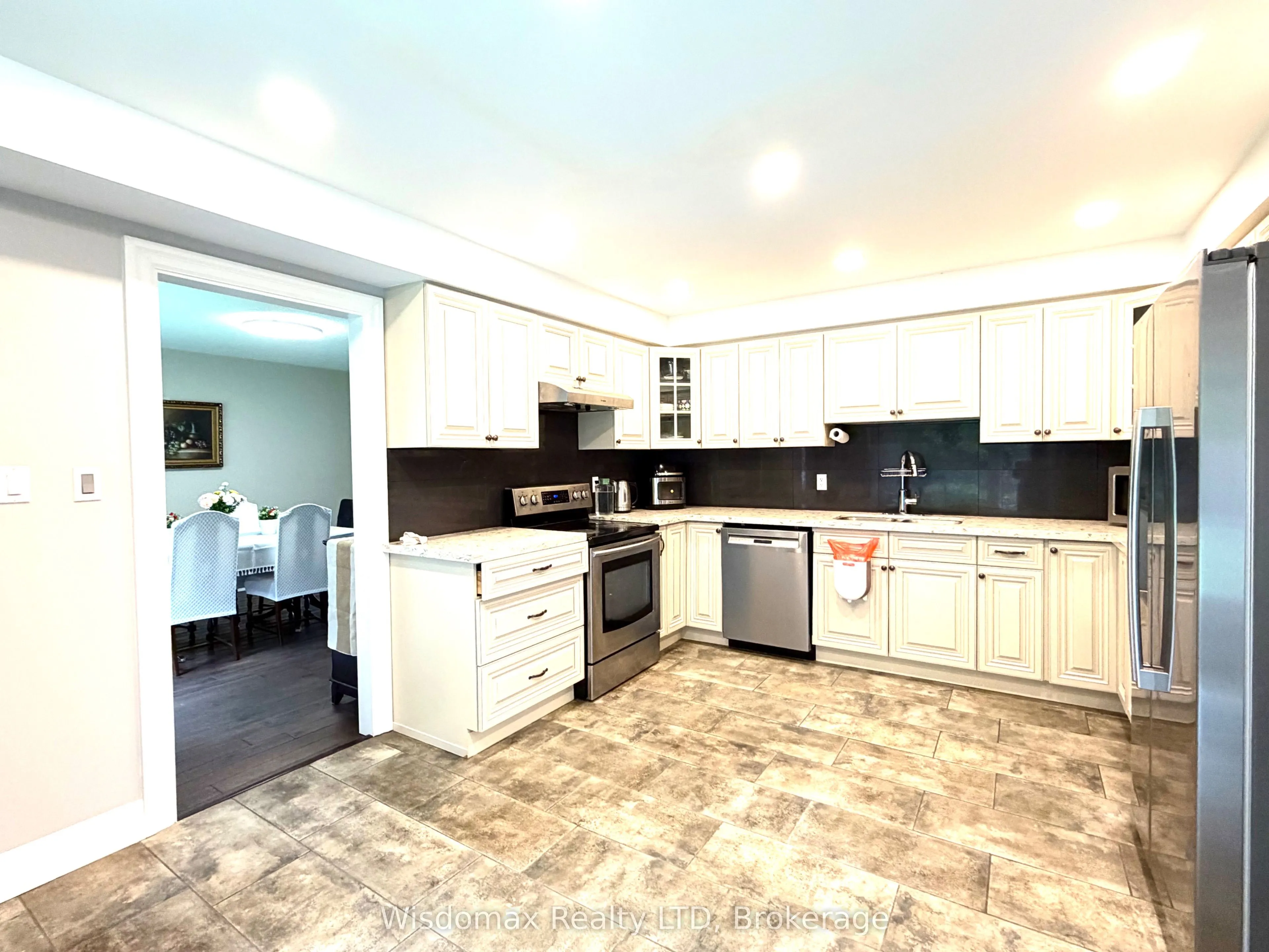 12 Sundrop Court