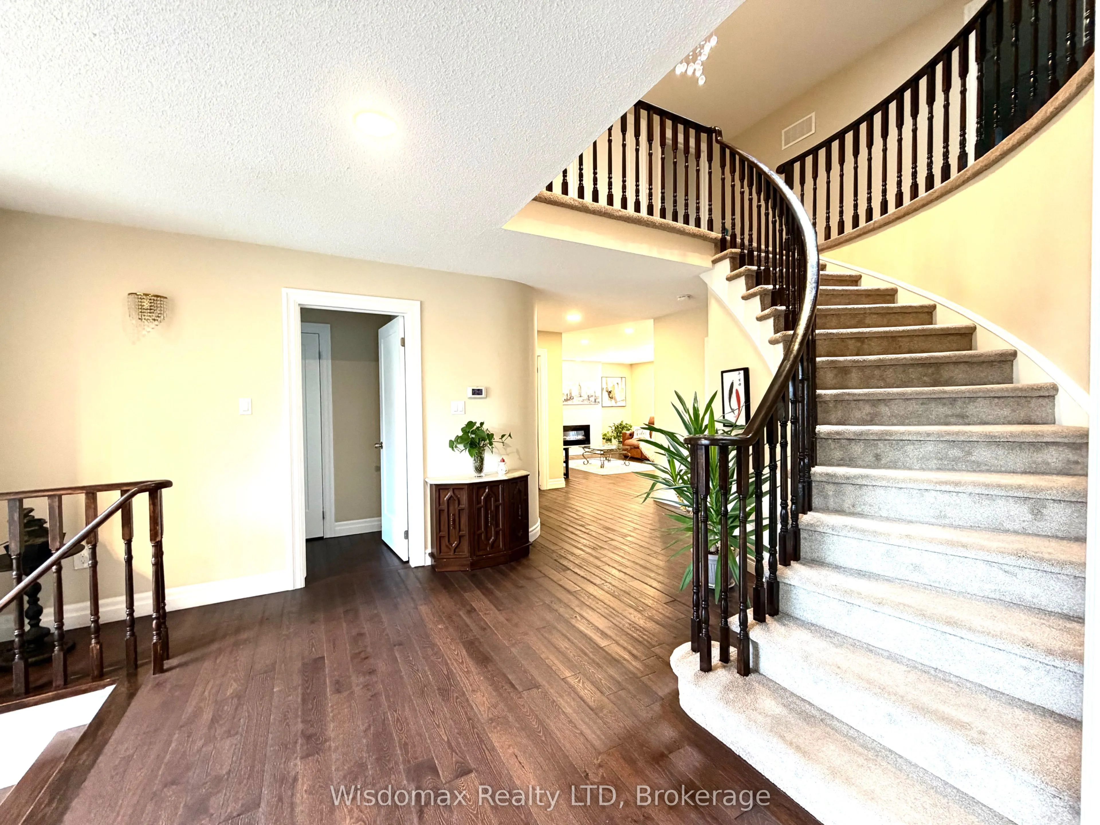 12 Sundrop Court
