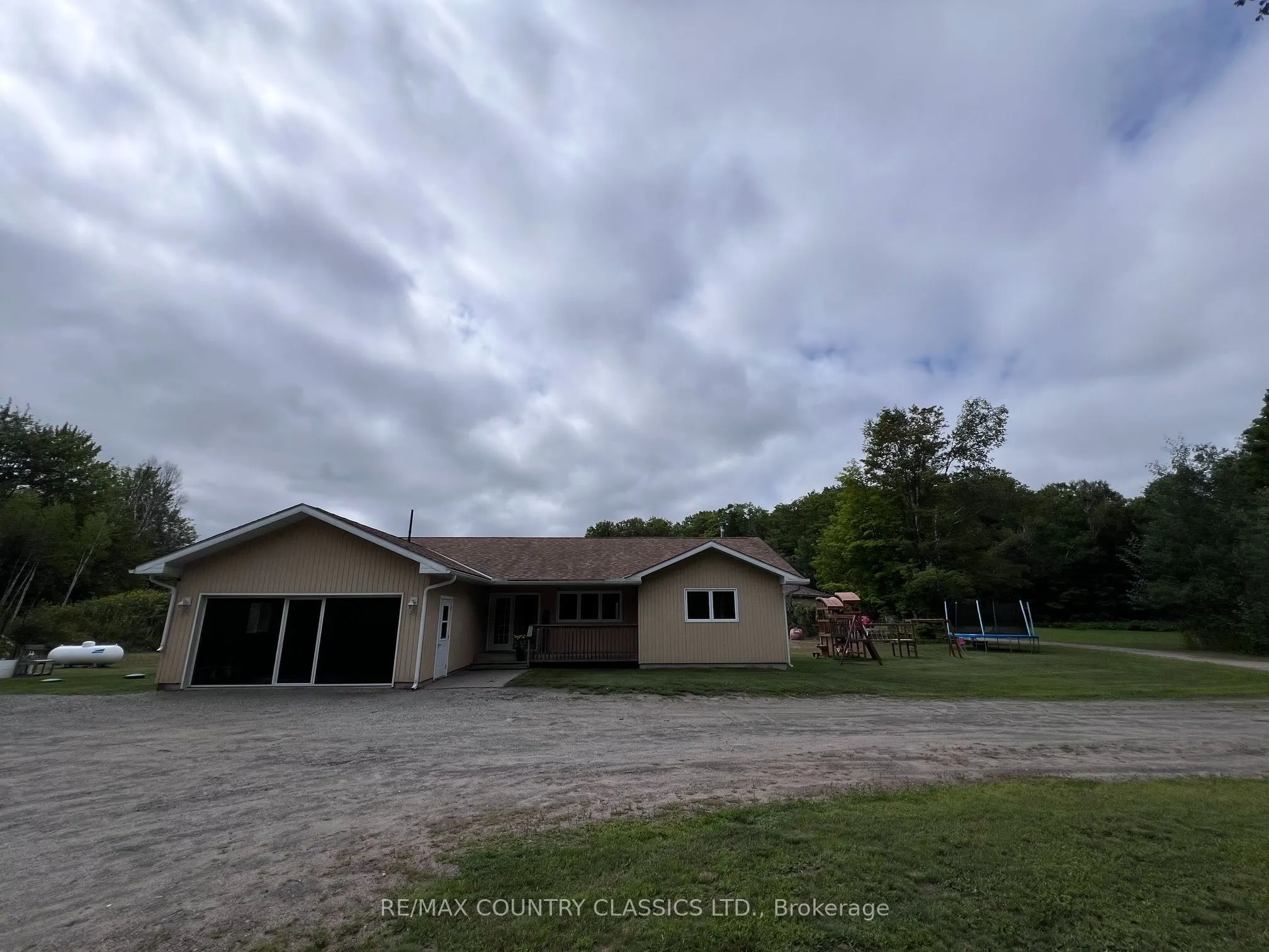 3952 Loop Road