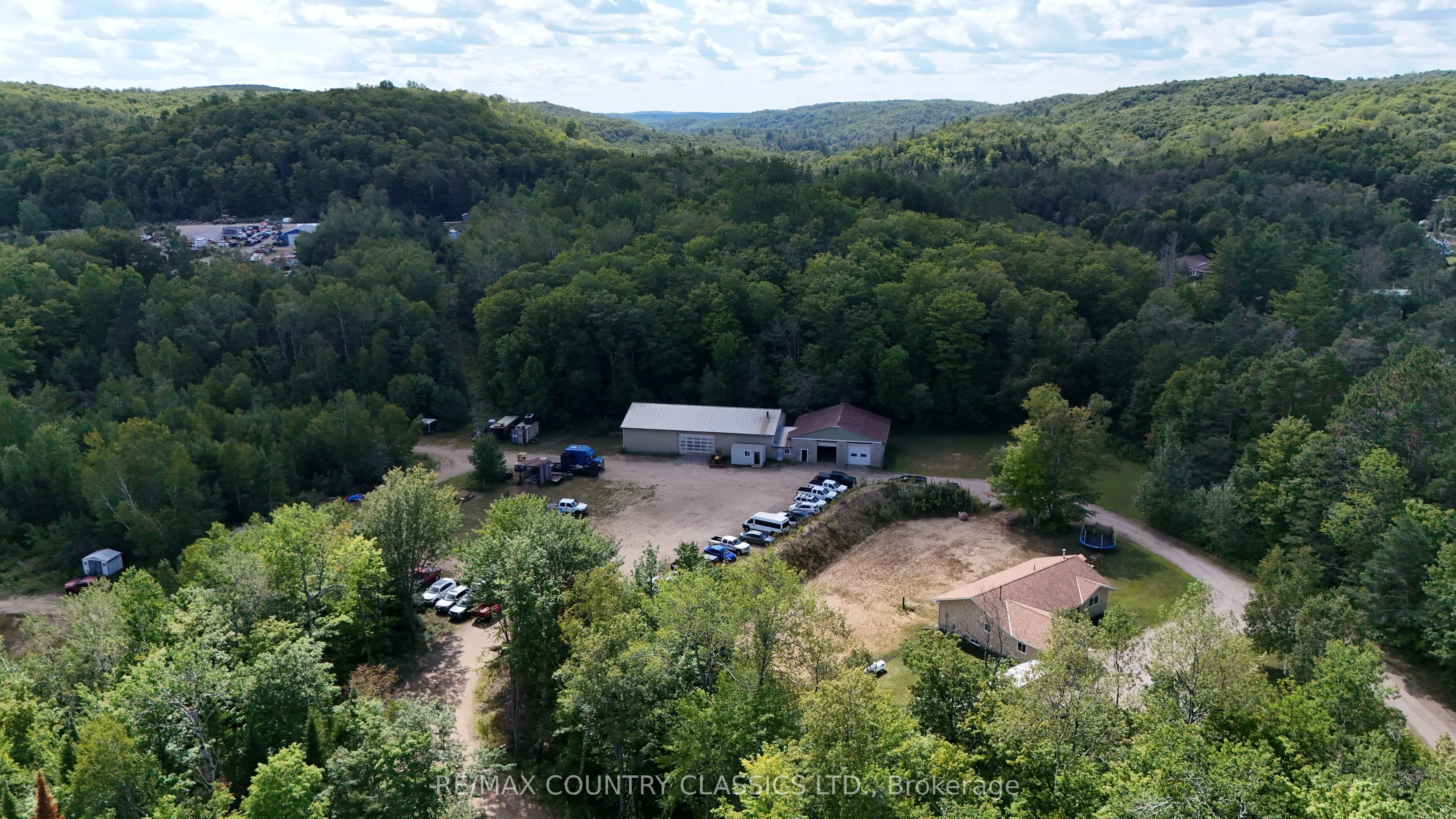 3952 Loop Road