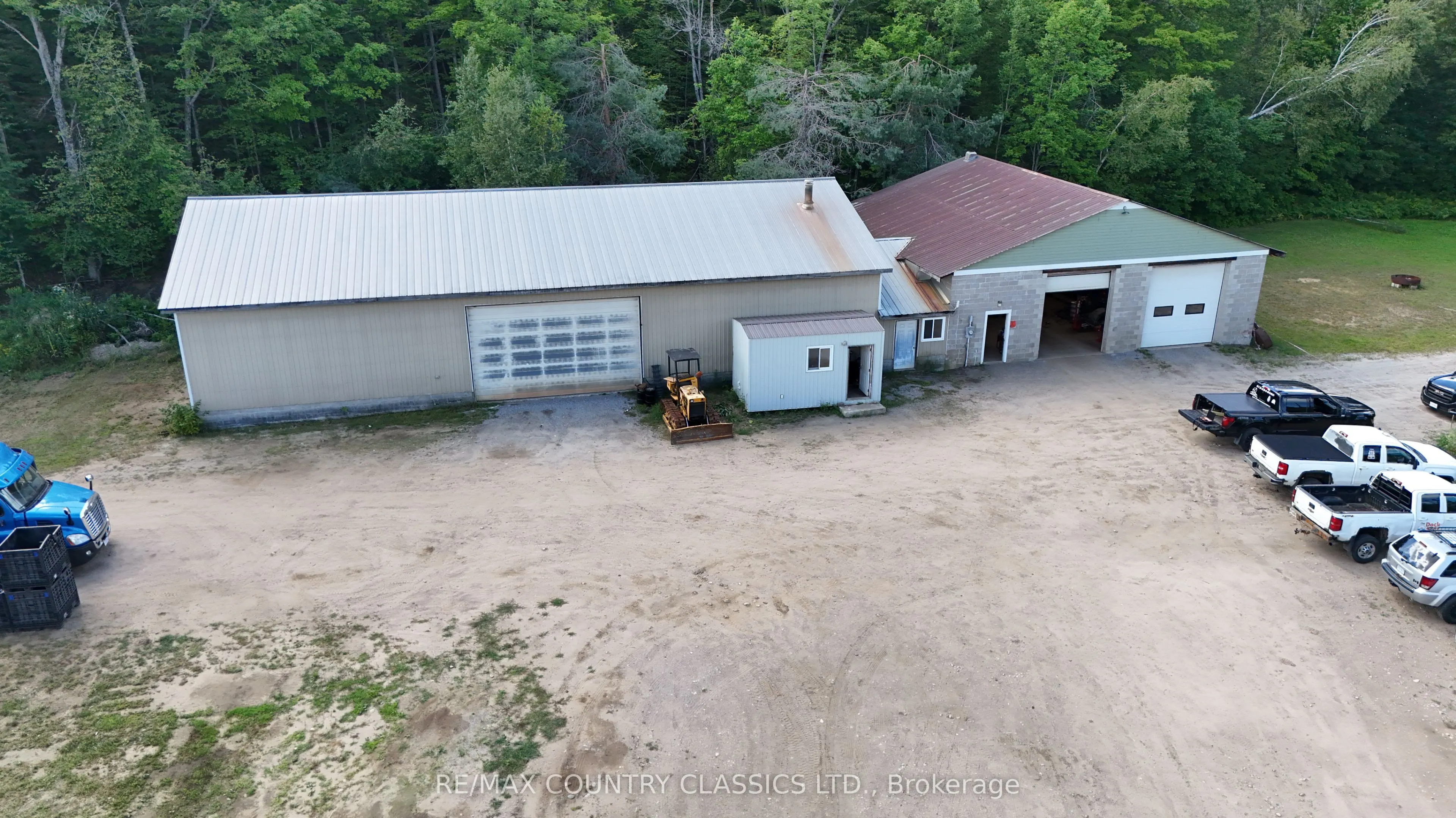 3952 Loop Road