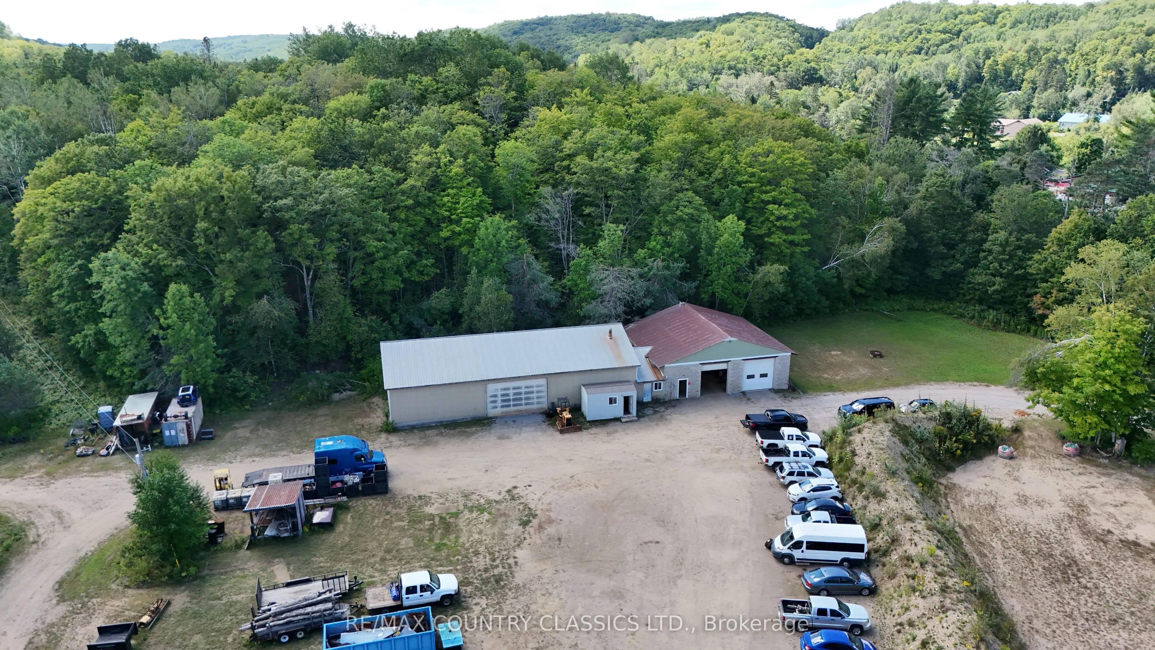 3952 Loop Road