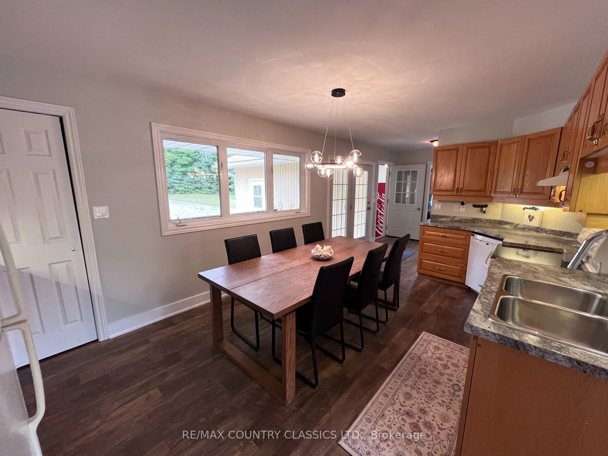 3952 Loop Road