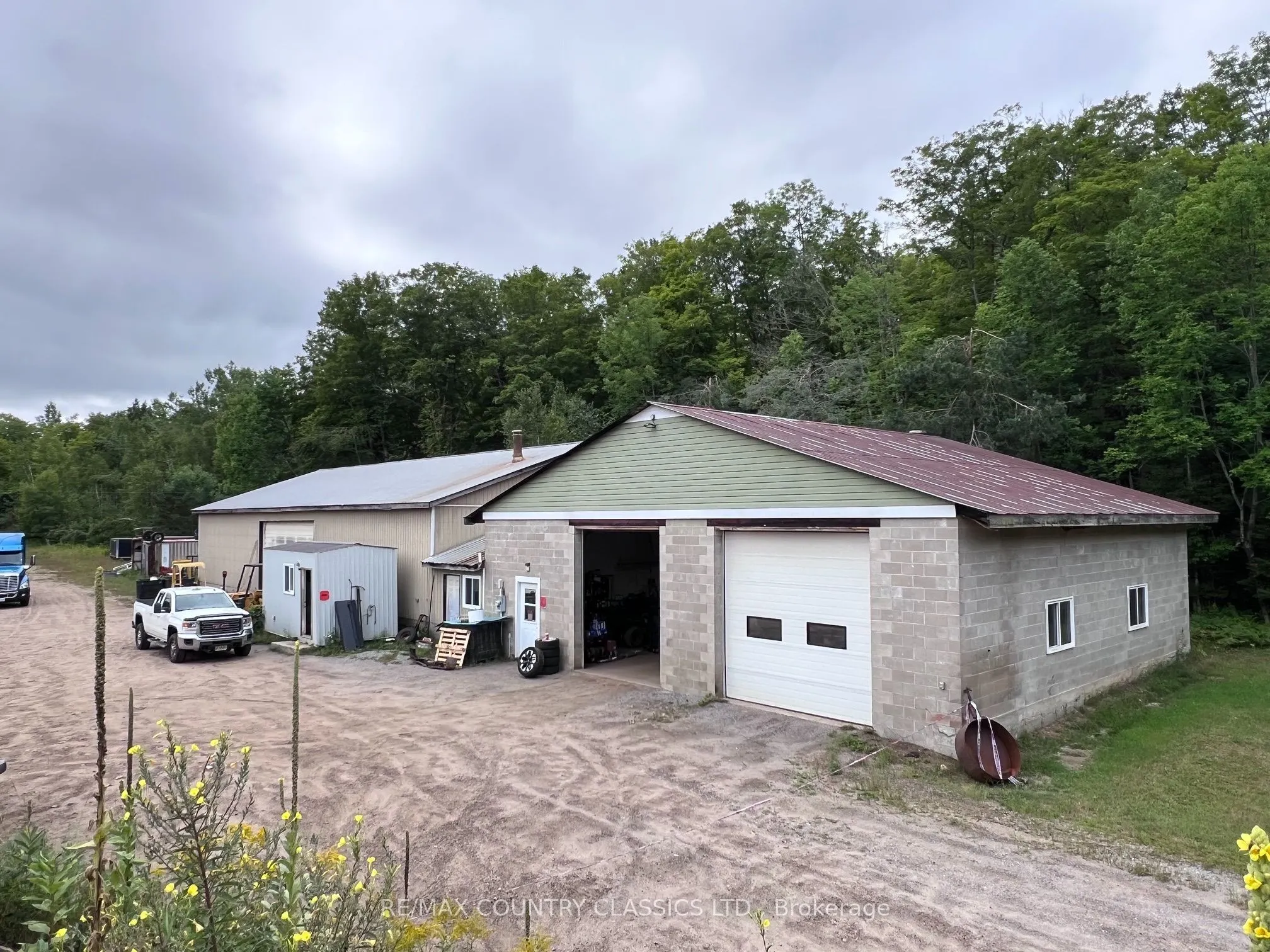 3952 Loop Road