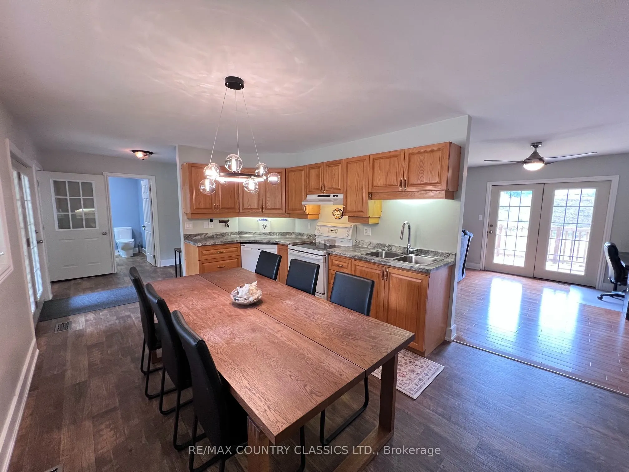 3952 Loop Road