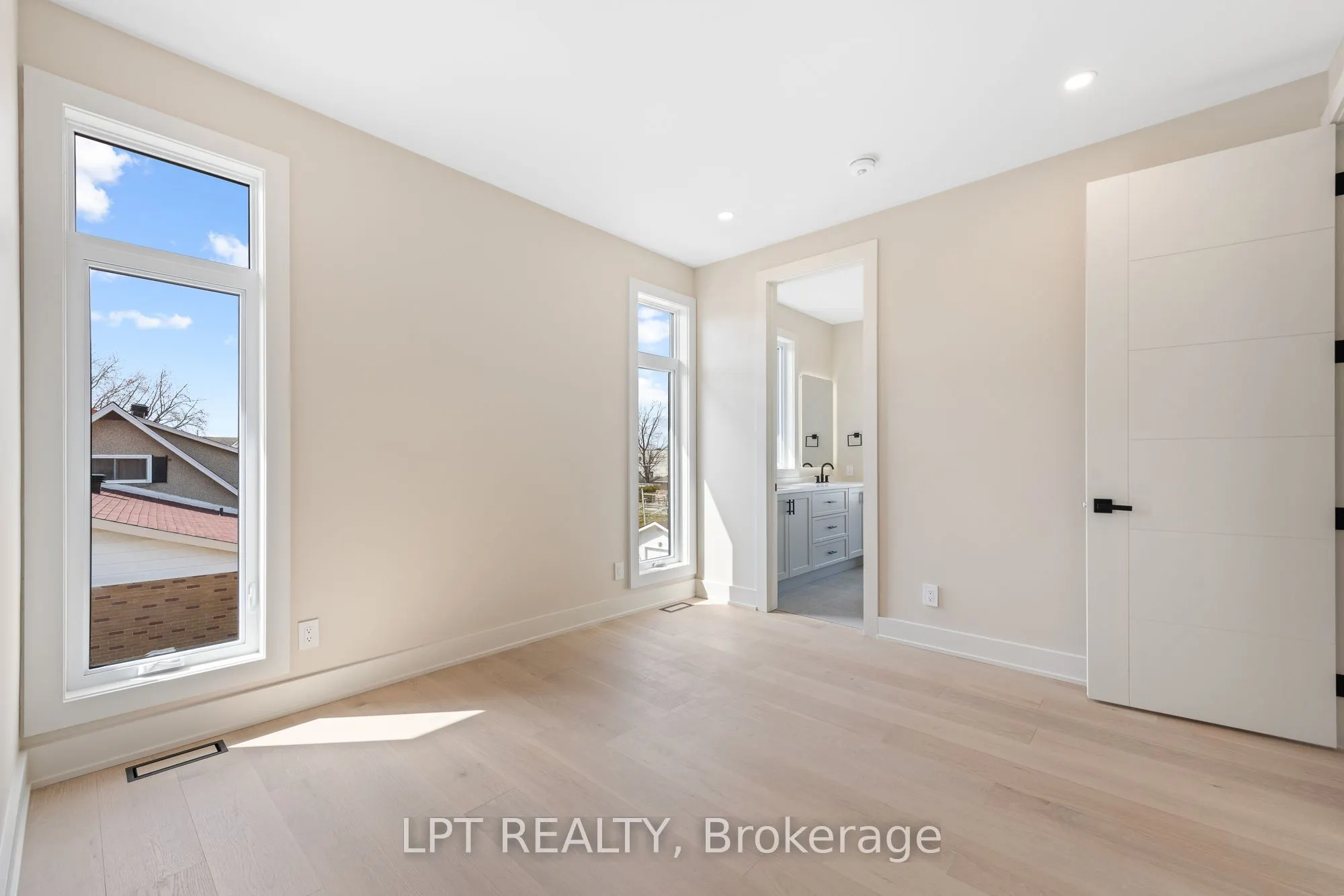 15 Briggs Avenue