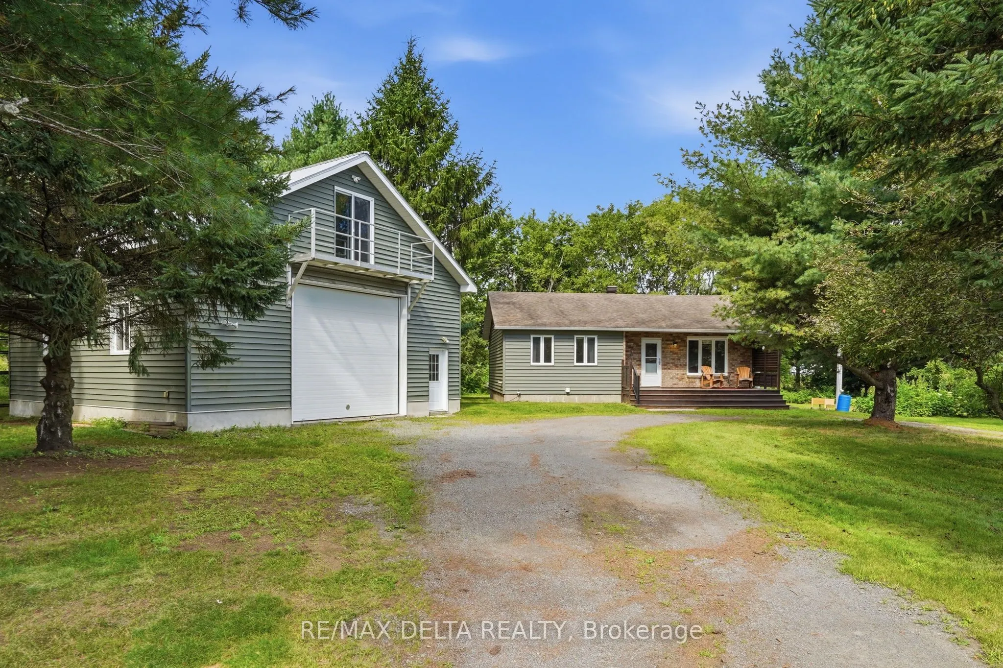 1120 Des Cedres Street