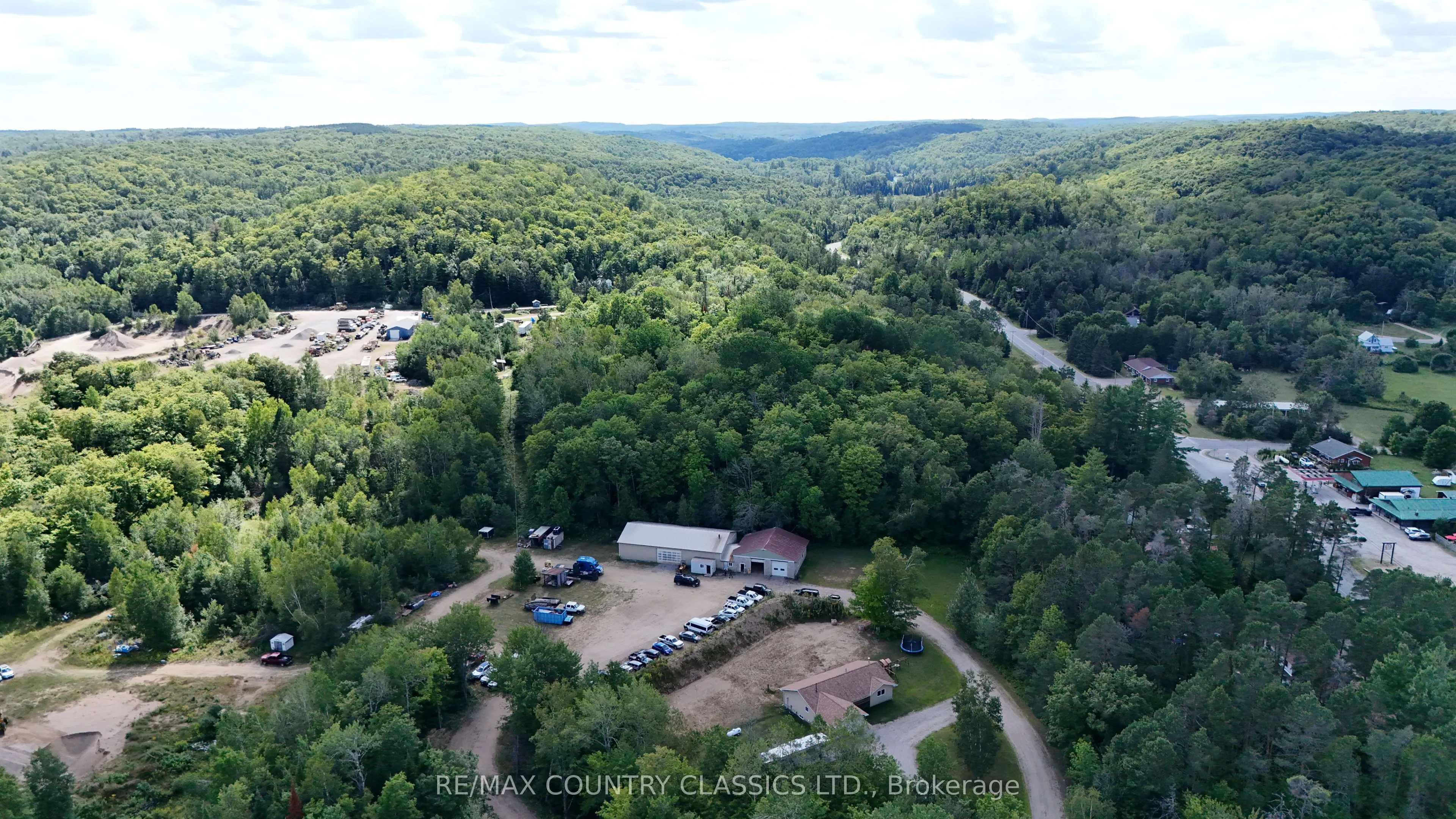 3952 Loop Road