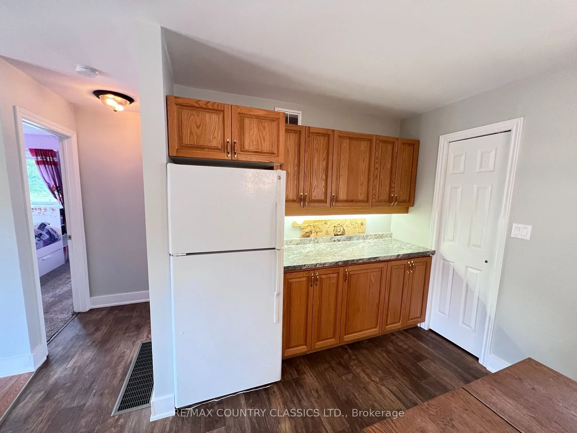 3952 Loop Road