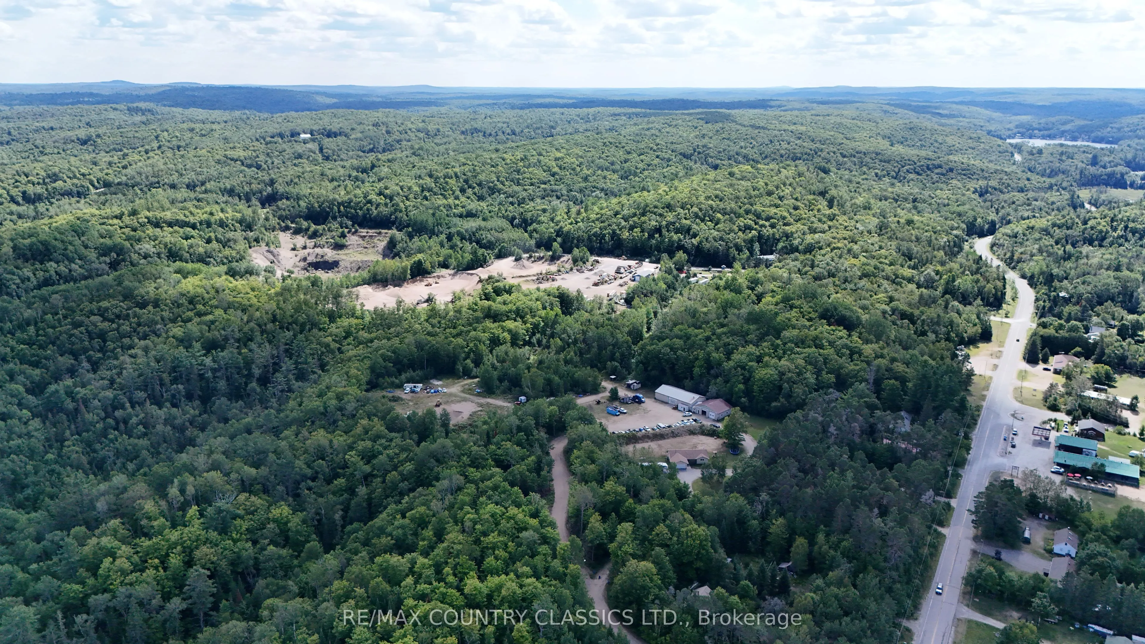 3952 Loop Road