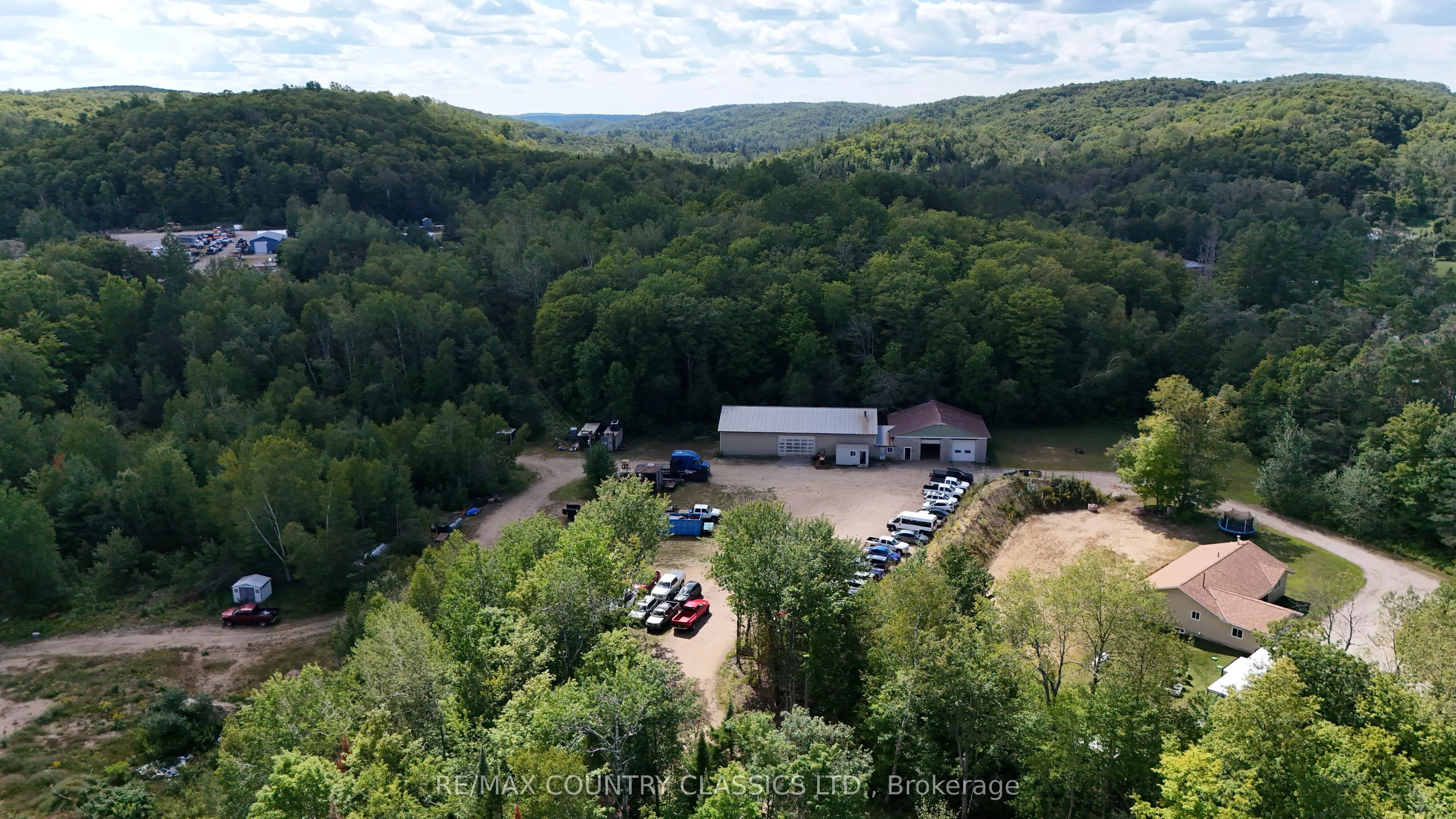 3952 Loop Road