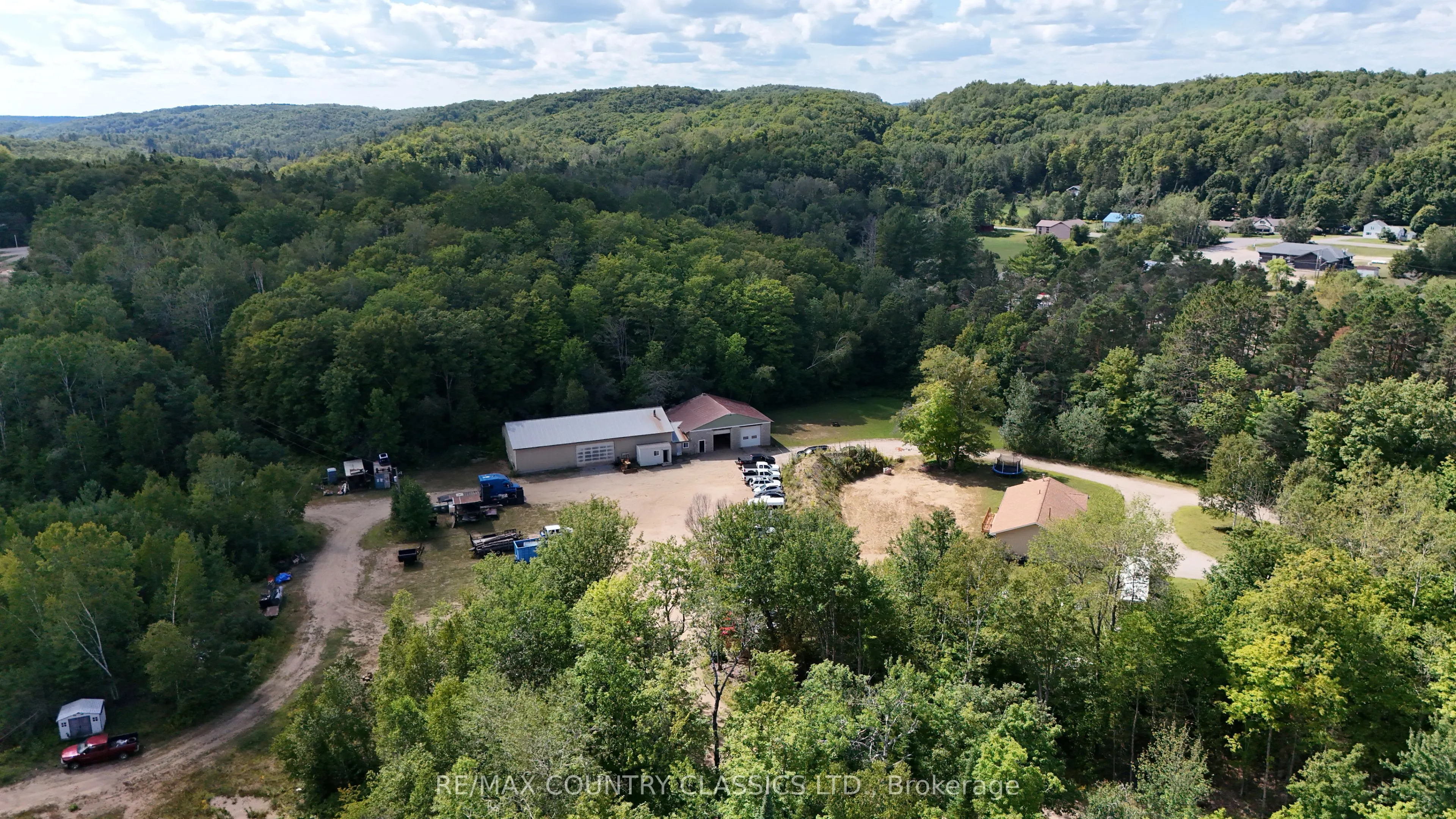 3952 Loop Road