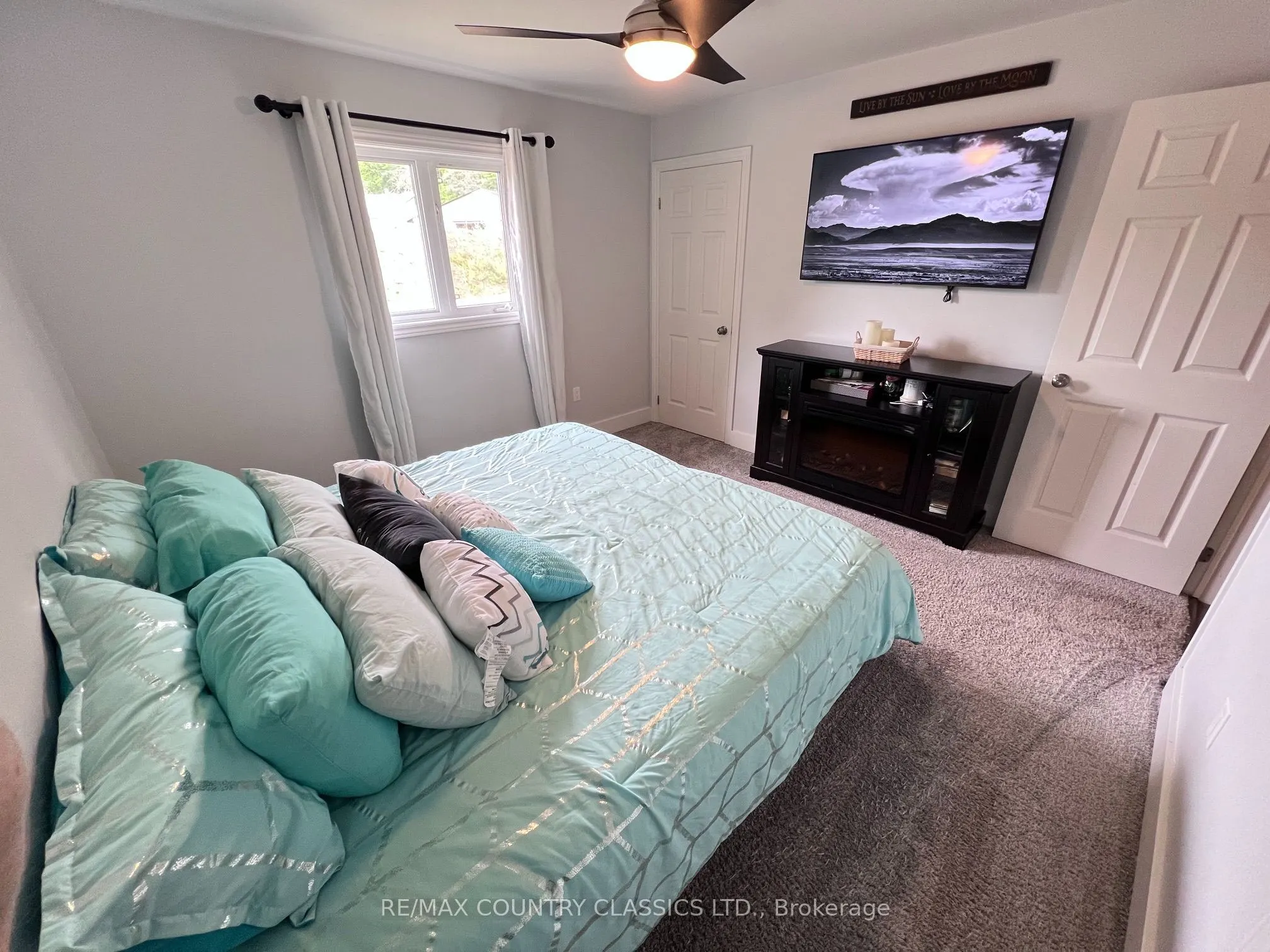 3952 Loop Road