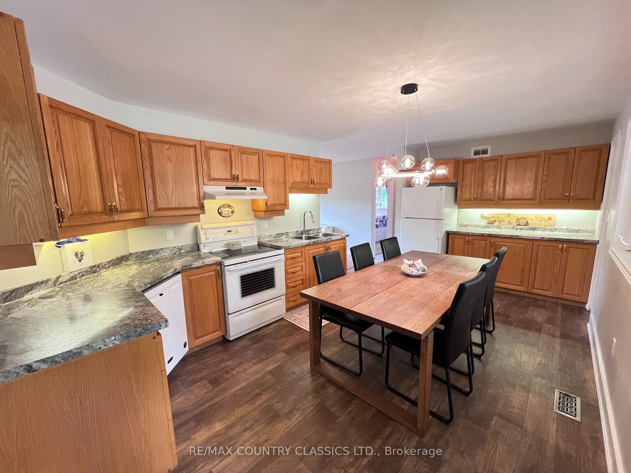3952 Loop Road