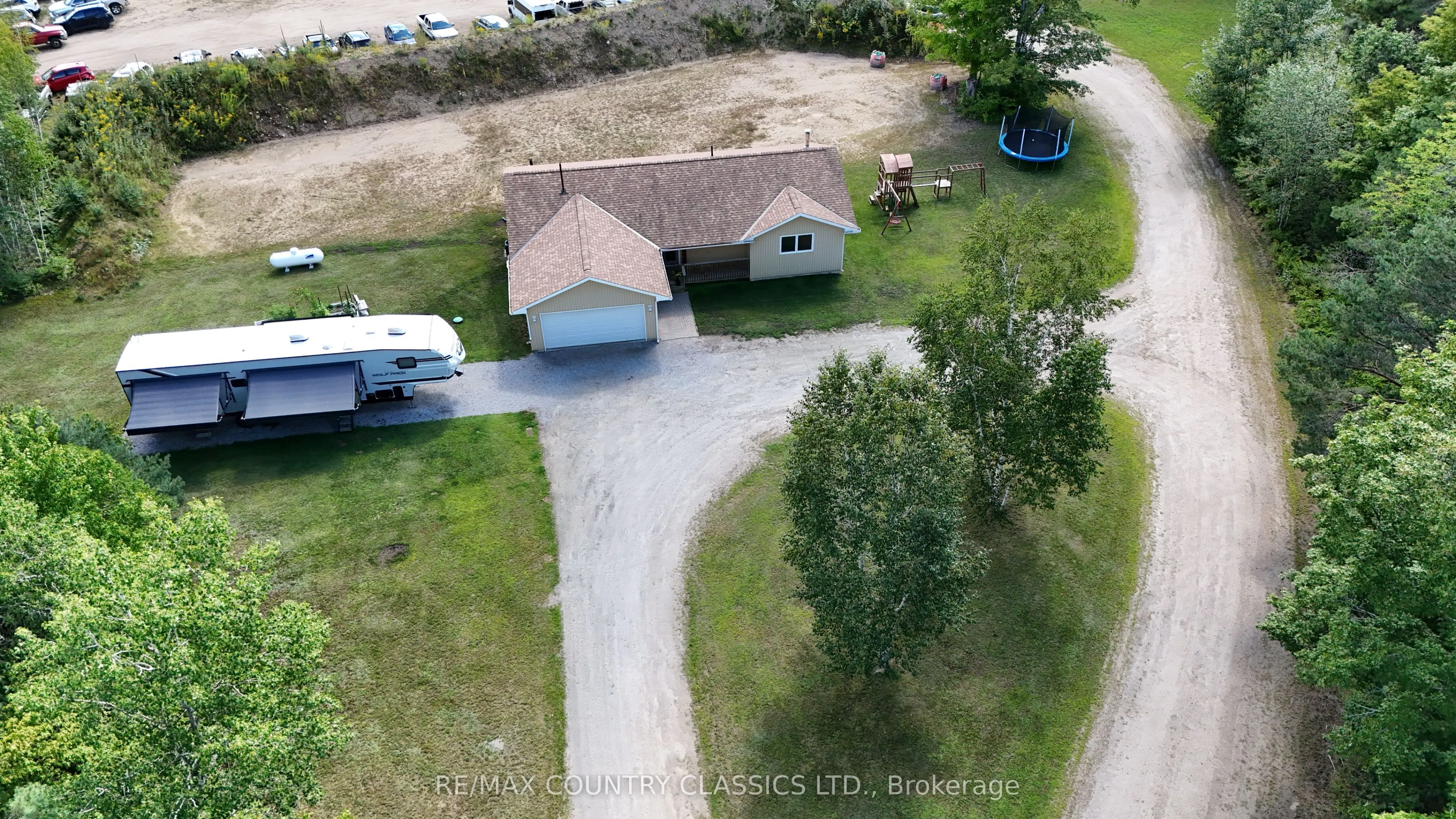 3952 Loop Road