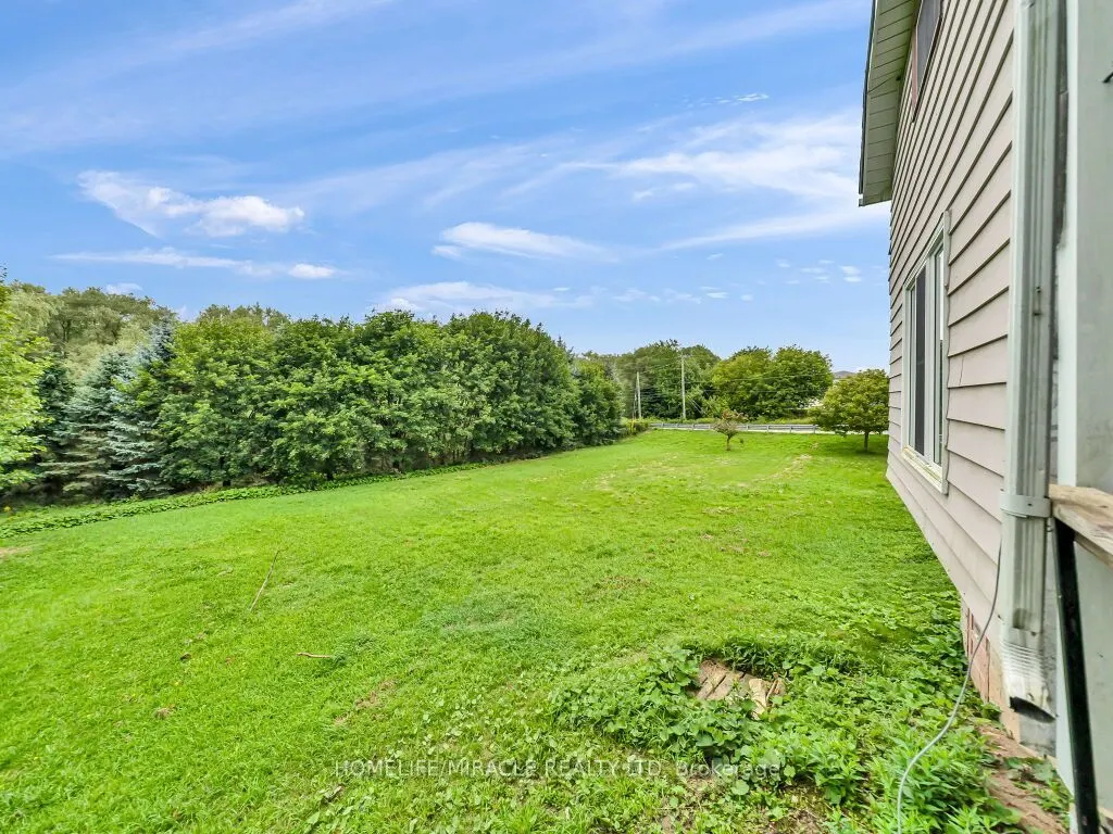 7964 Wellington County  109 Road