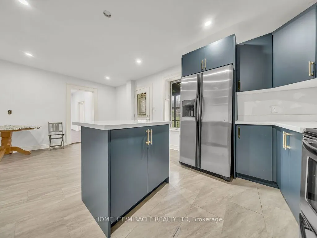 7964 Wellington County  109 Road