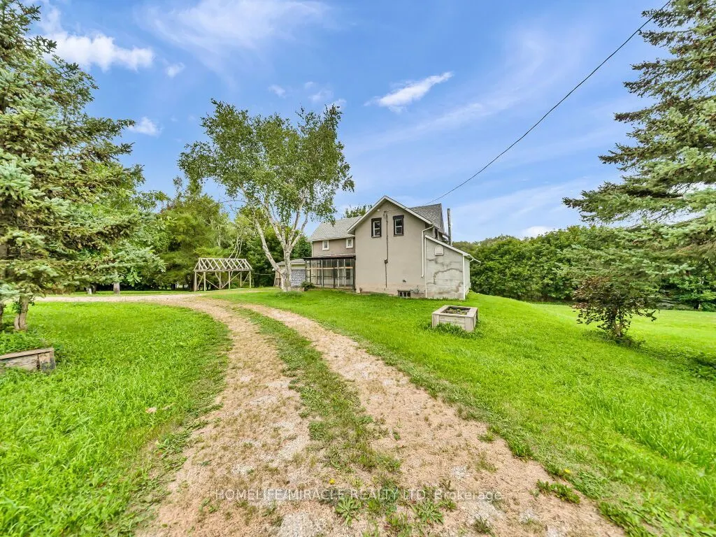 7964 Wellington County  109 Road