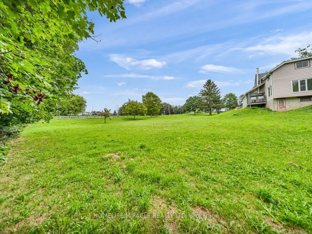 7964 Wellington County  109 Road