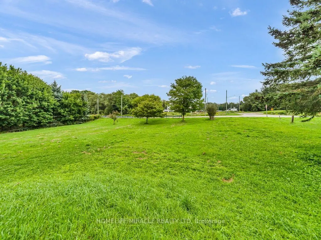 7964 Wellington County  109 Road