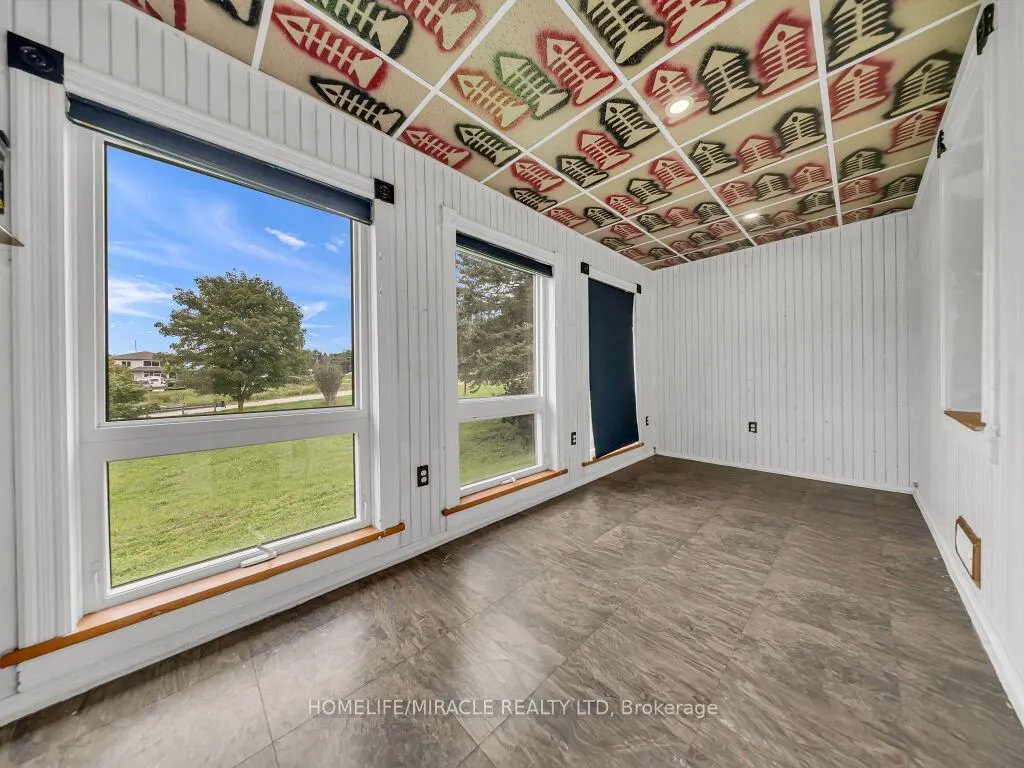 7964 Wellington County  109 Road