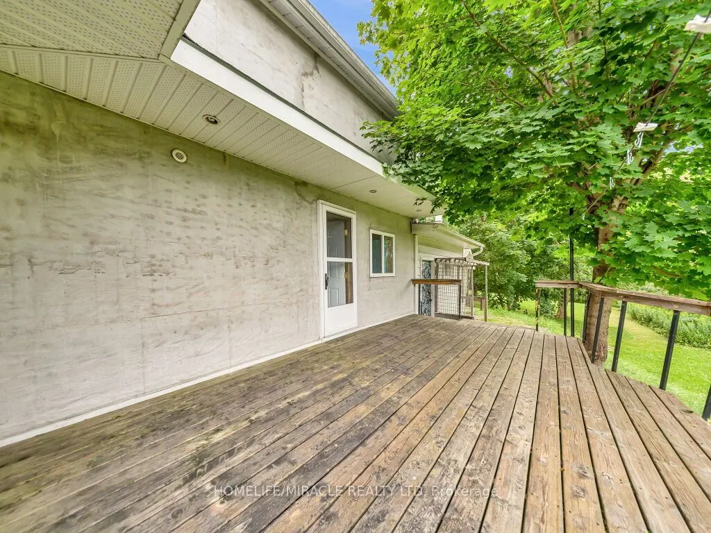 7964 Wellington County  109 Road