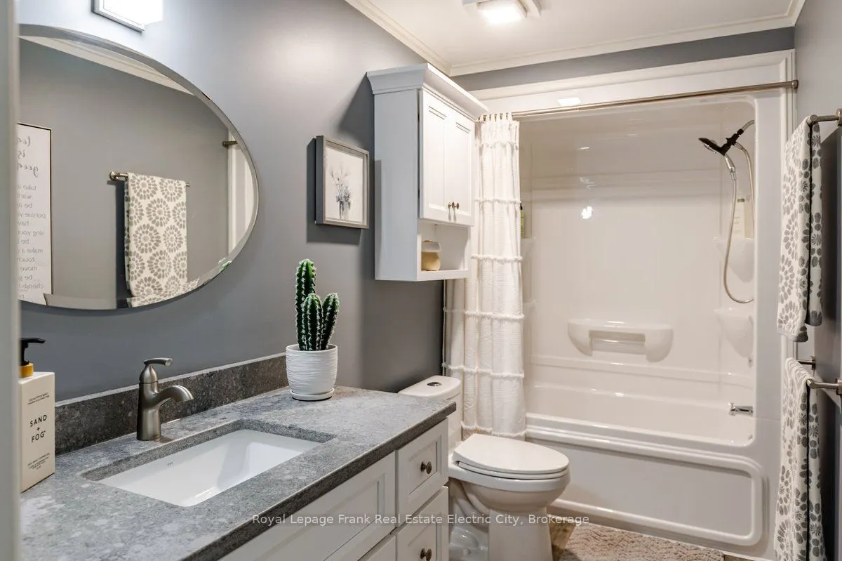 919 Wentworth Street #5