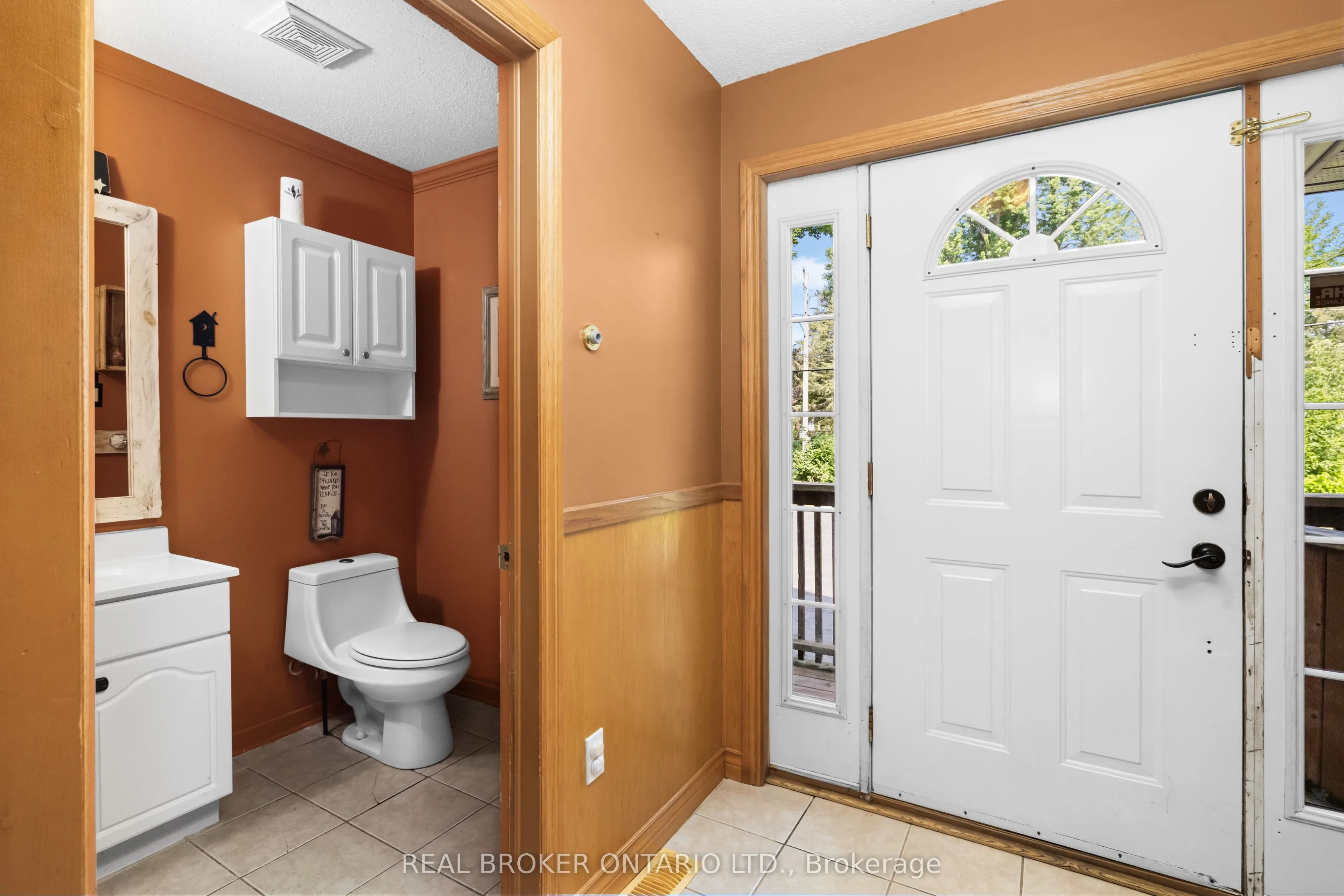 320 Clothier Street W