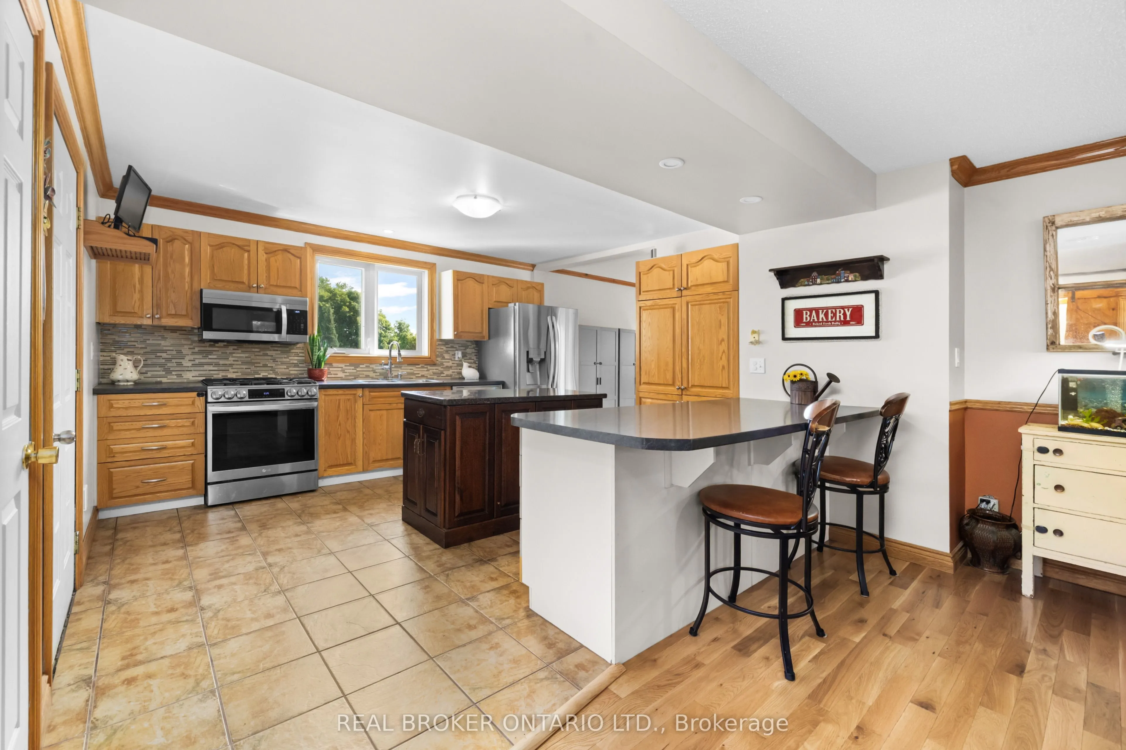 320 Clothier Street W