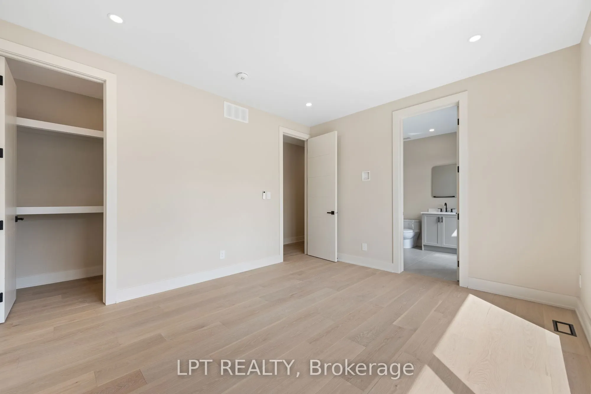 15 Briggs Avenue