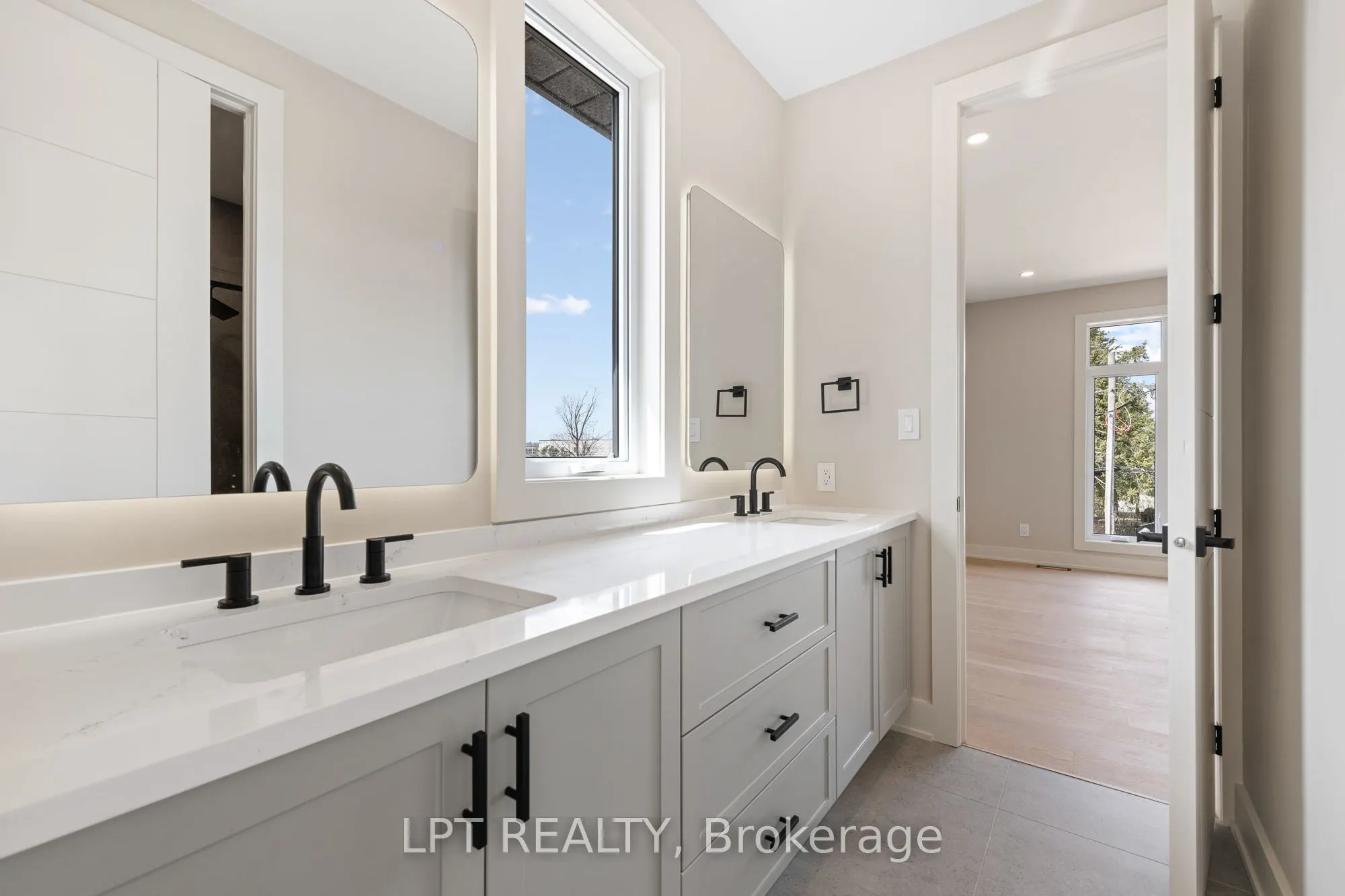 15 Briggs Avenue